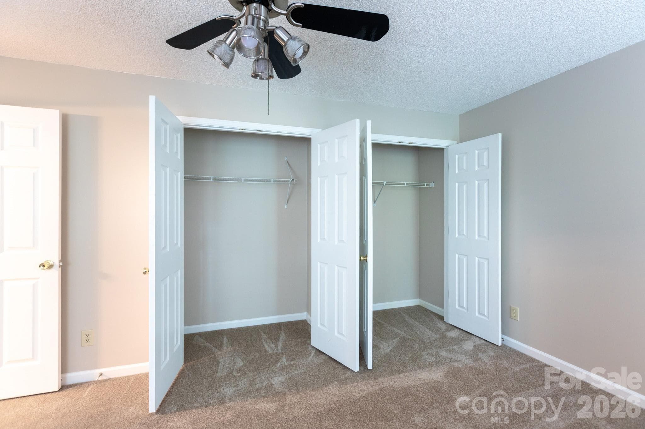 Single Family Residence at 5401 Groveton Court, Charlotte, photo 16 of 31