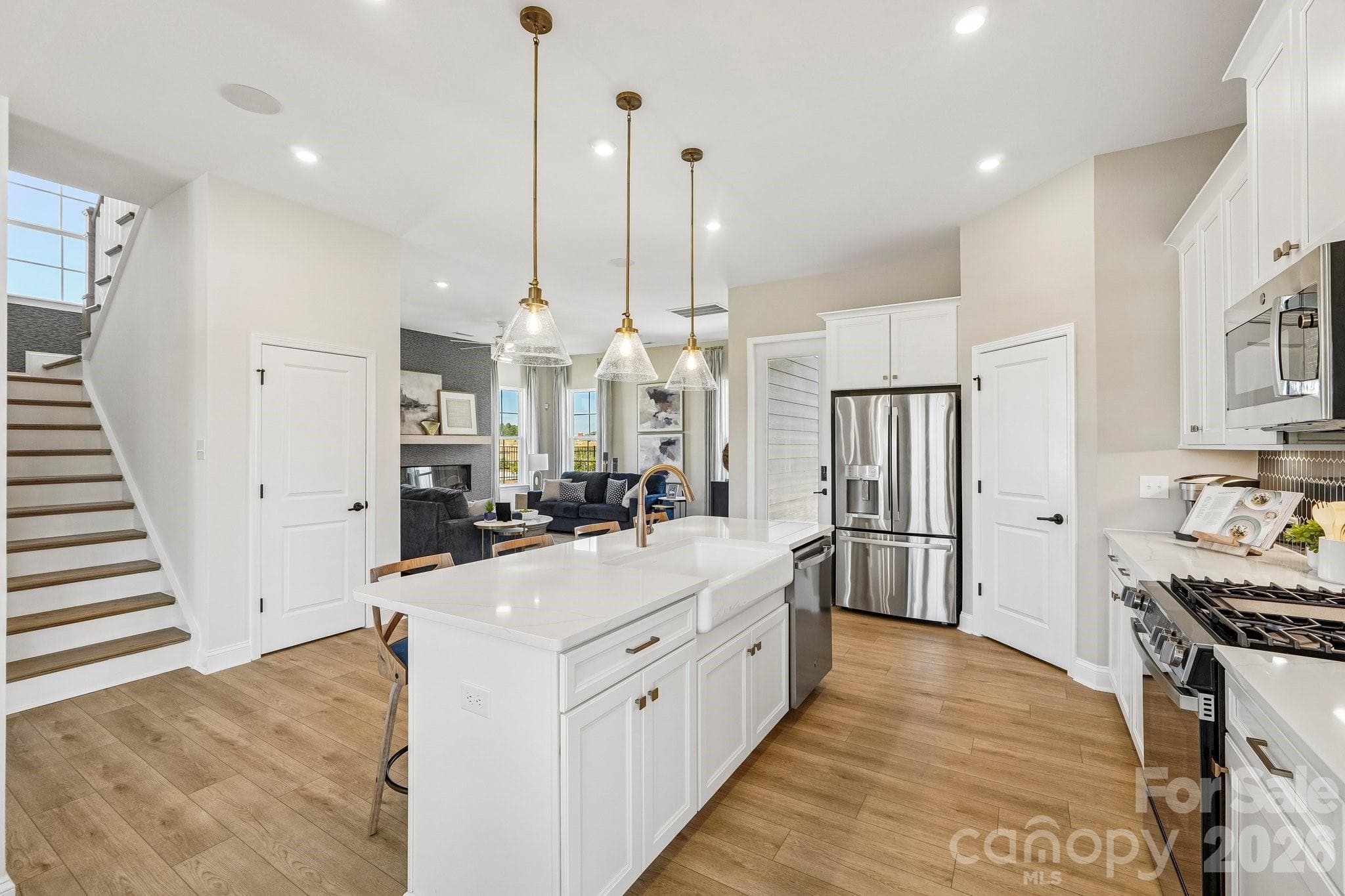 Representative - 6101 Daisy Dale Drive, Pineville