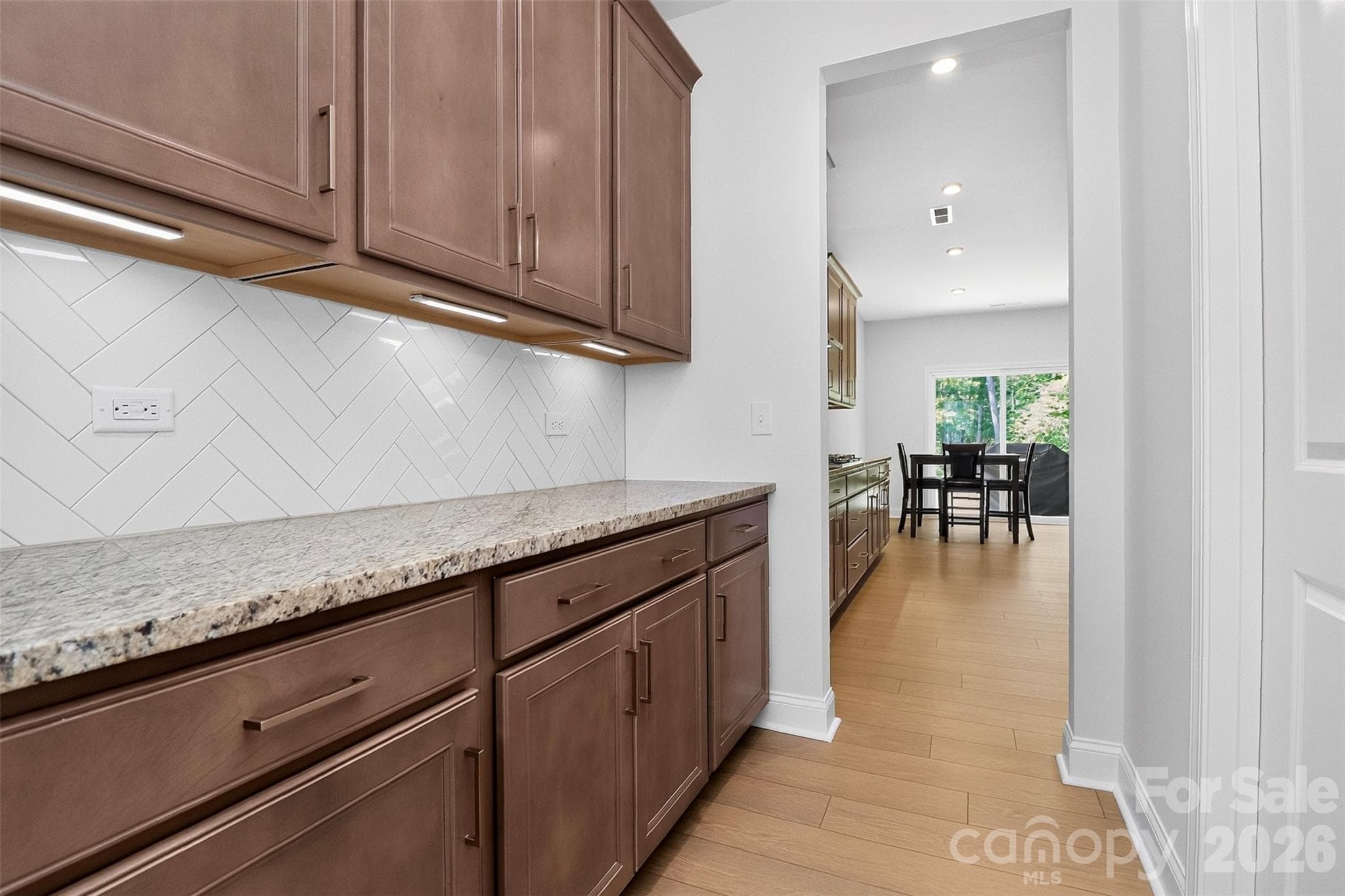 Butler pantry - 235 Supernova Drive, York
