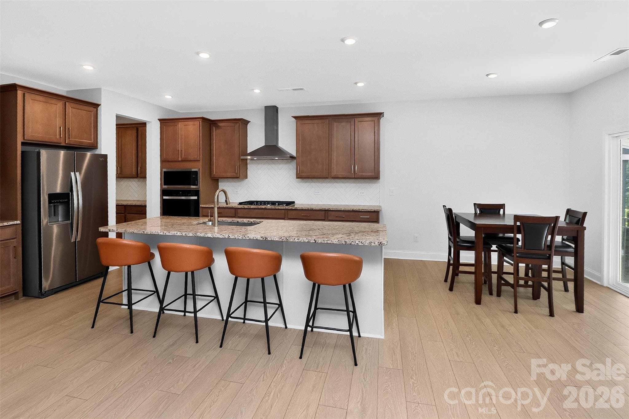 Kitchen and breakfast area - 235 Supernova Drive, York