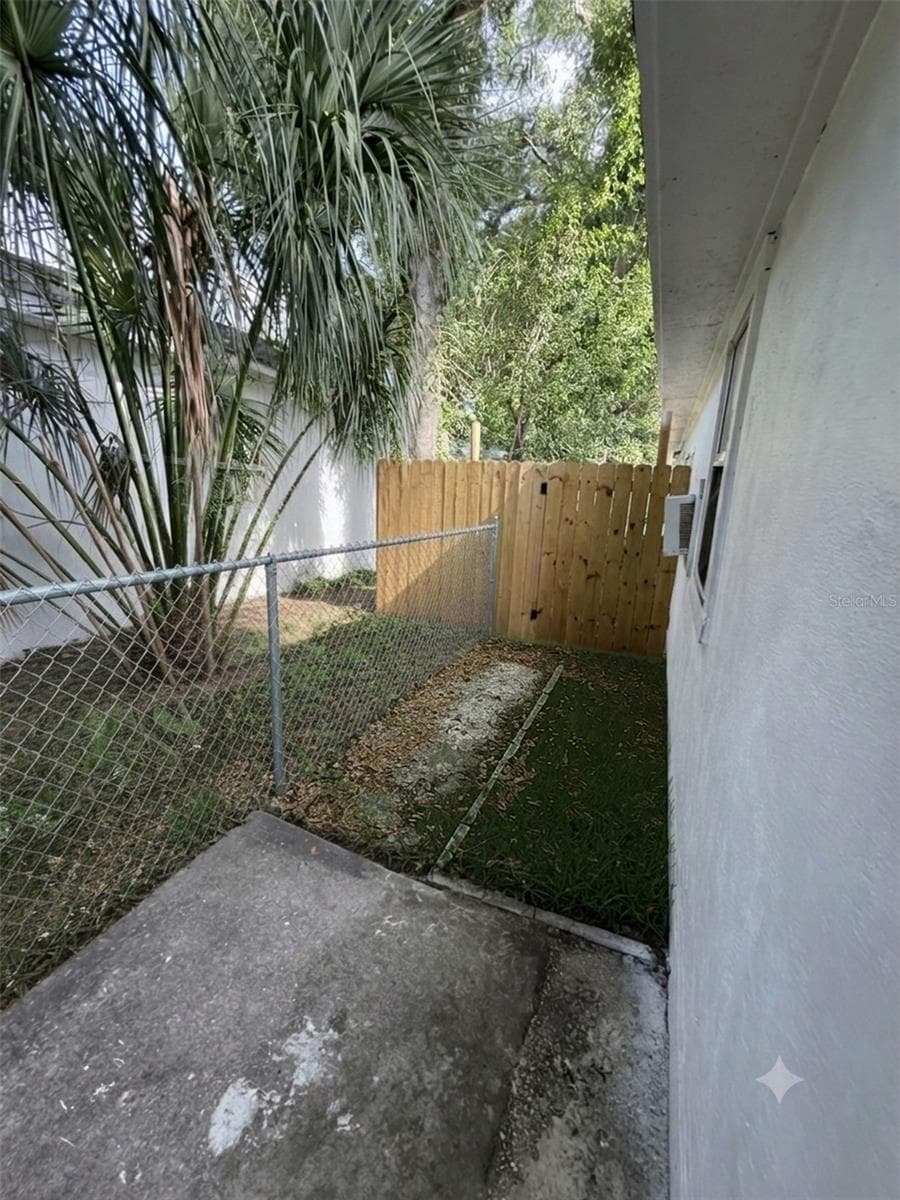 Duplex at 935 17TH AVE S, ST PETERSBURG, photo 11 of 27