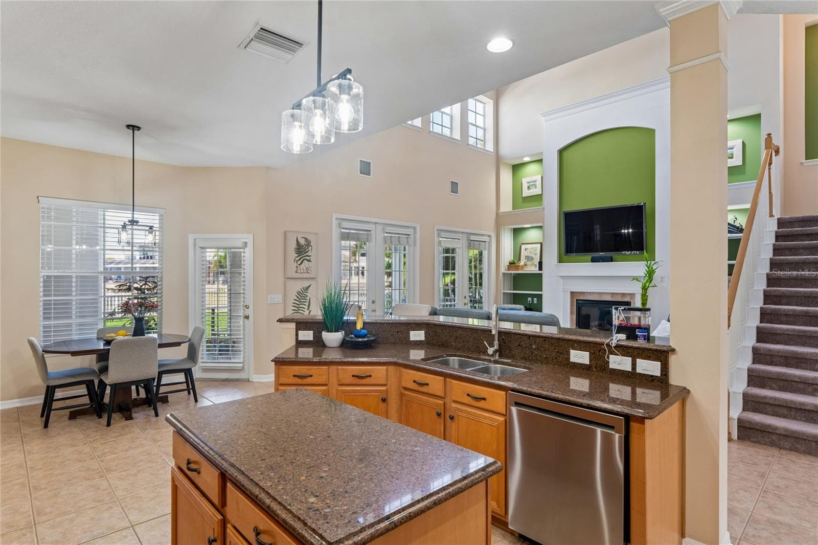 Kitchen Overlooking Great Room - 5714 SEA TROUT PL, APOLLO BEACH