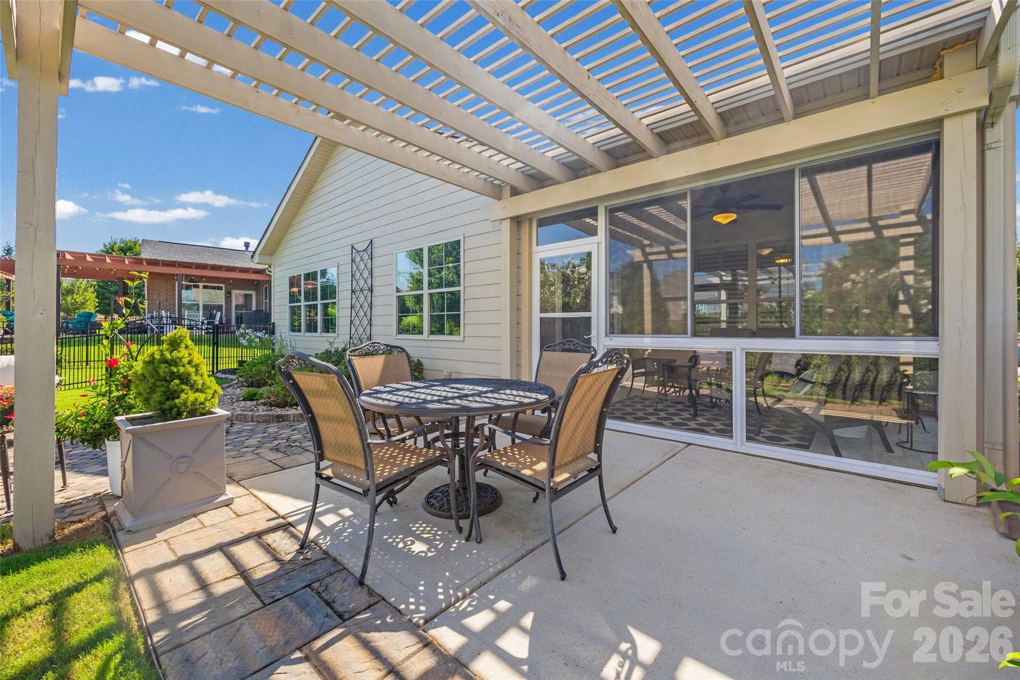 Pergola - 420 Trillium Way, Belmont
