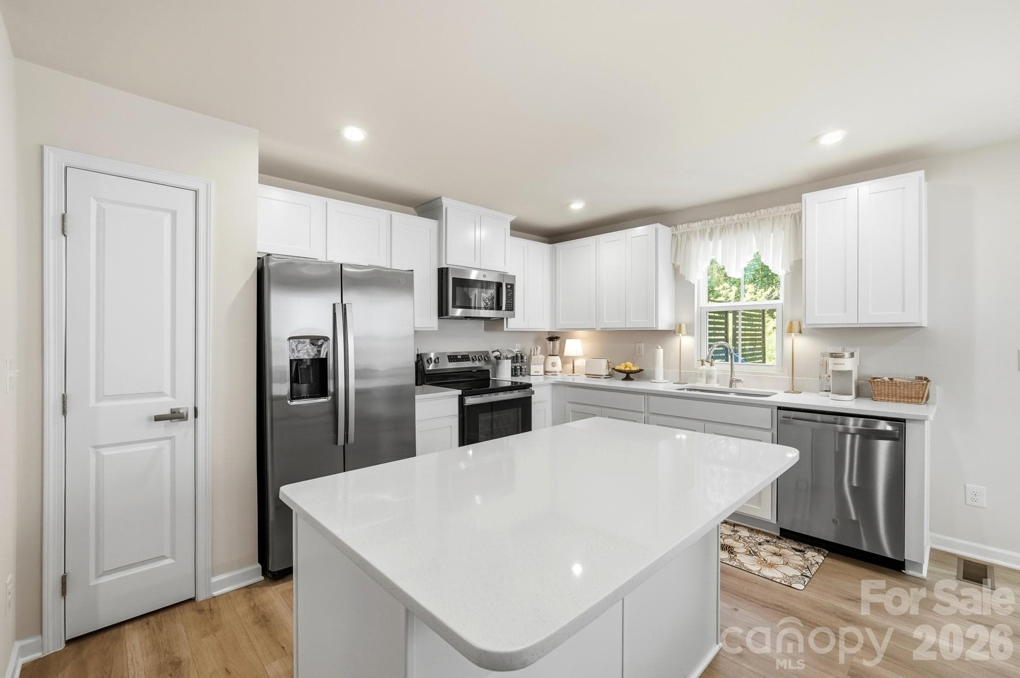Kitchen - 5965 Granbury Drive, Kannapolis