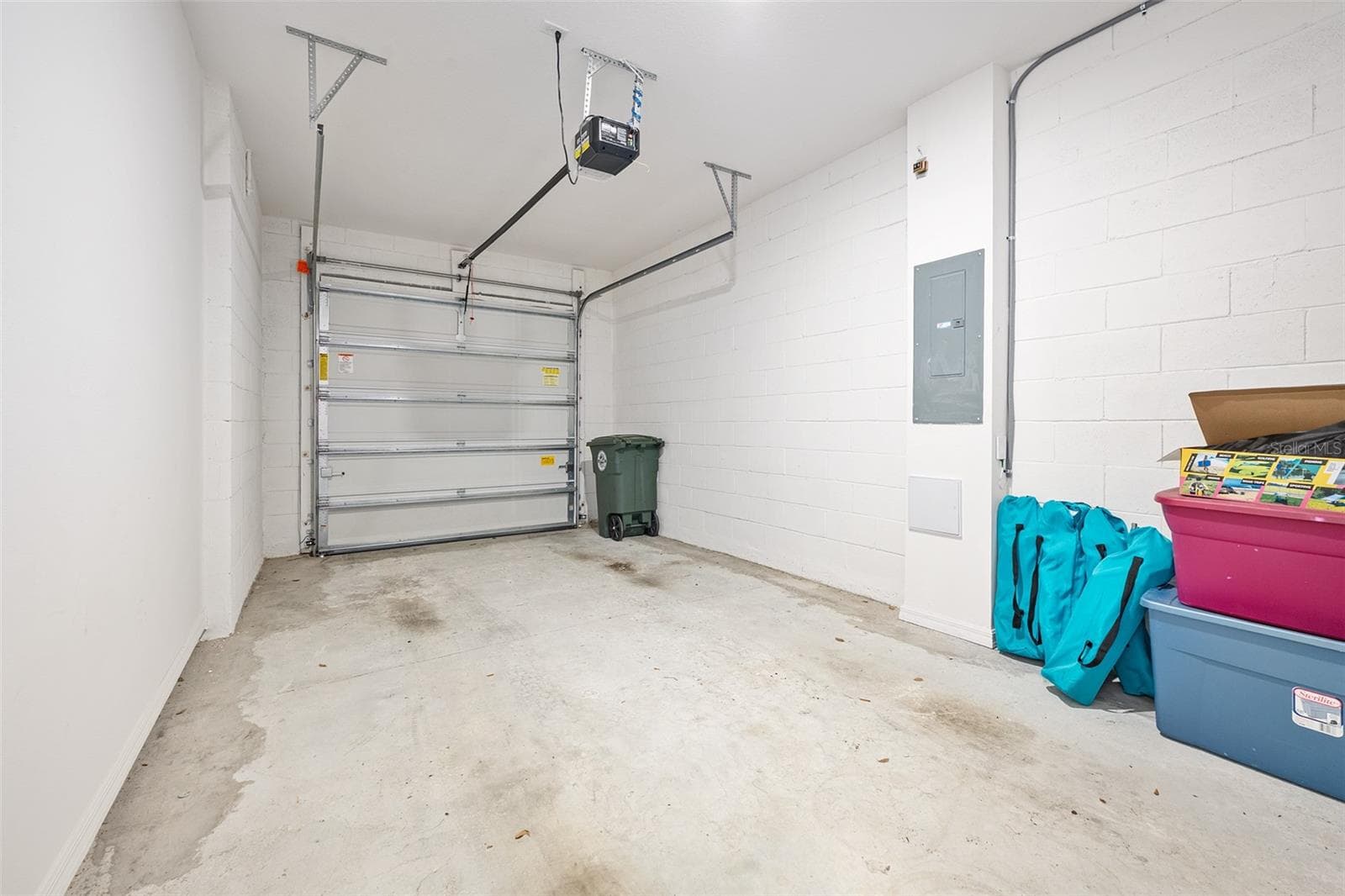 Garage door opener - 166 REENA DR, DAYTONA BEACH