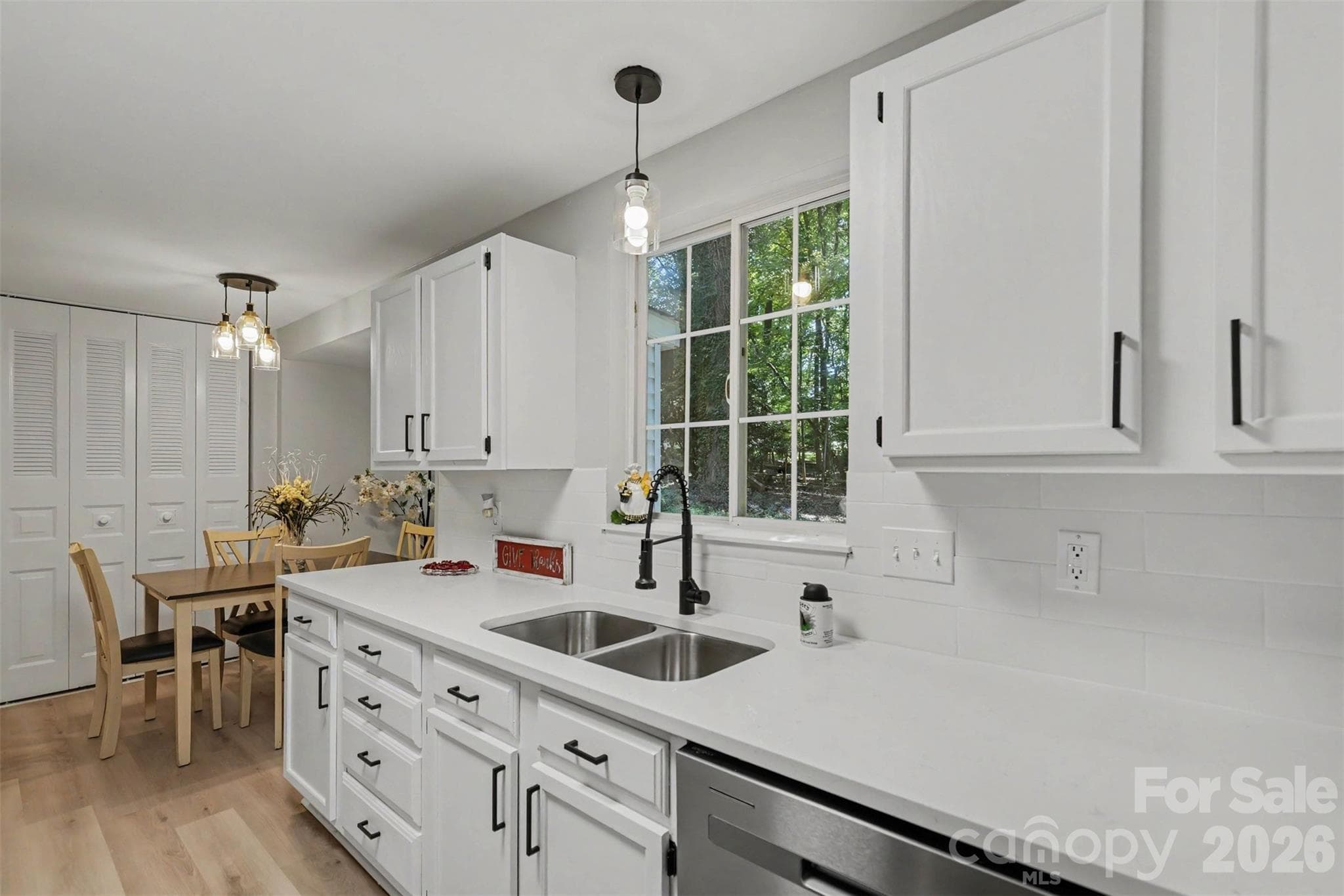 Single Family Residence at 3140 Piney Grove Road, Charlotte, photo 3 of 24
