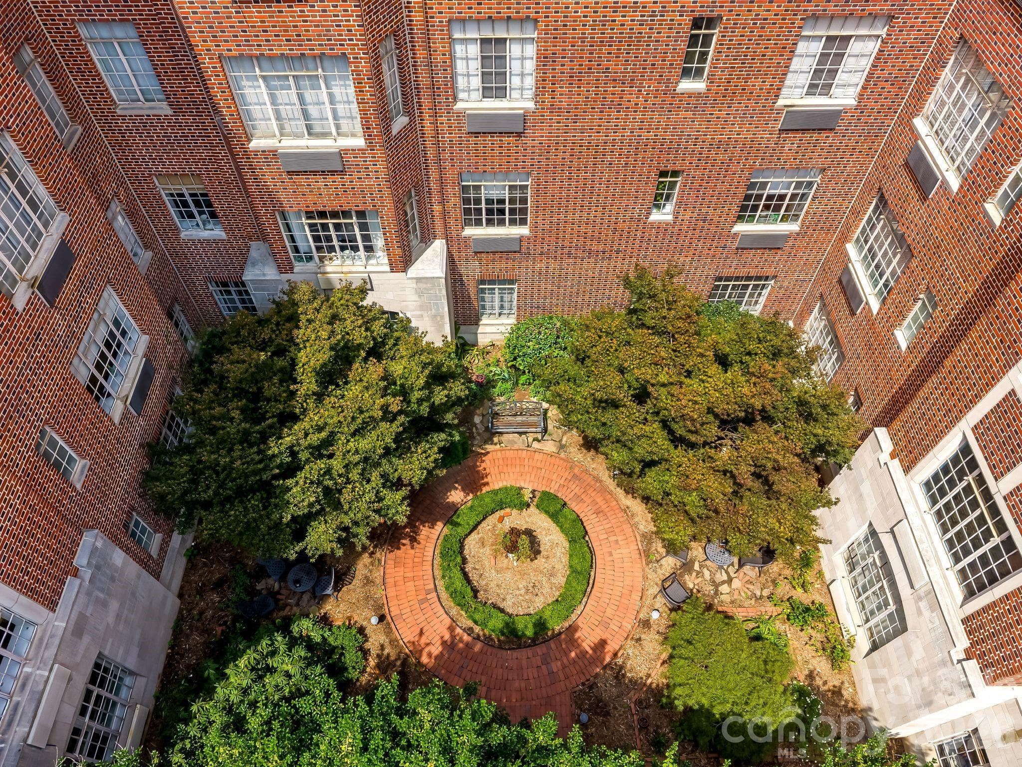 Common area courtyard - 301 W 10th Street, Charlotte