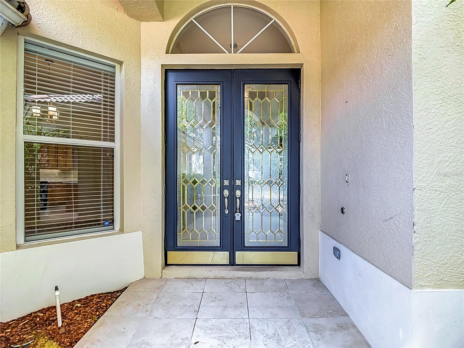 Single Family Residence at 10221 GARDEN ALCOVE DR, TAMPA, photo 5 of 65