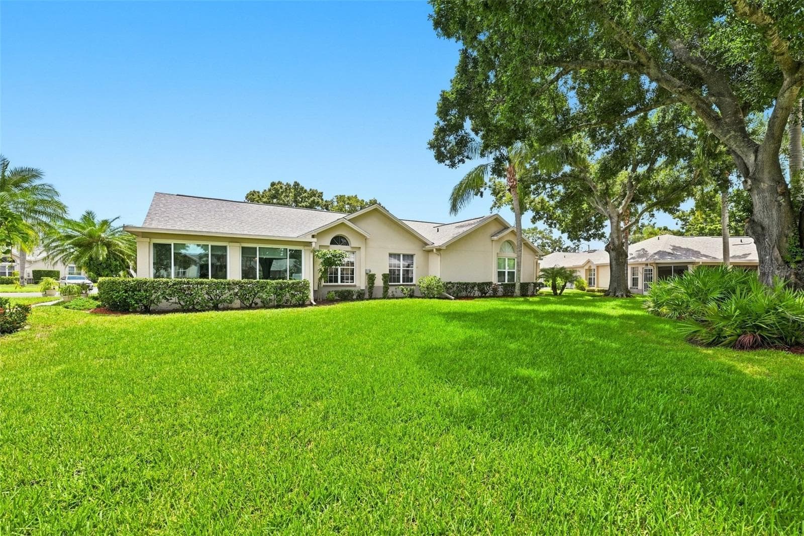 1131 GOLFVIEW WOODS DR