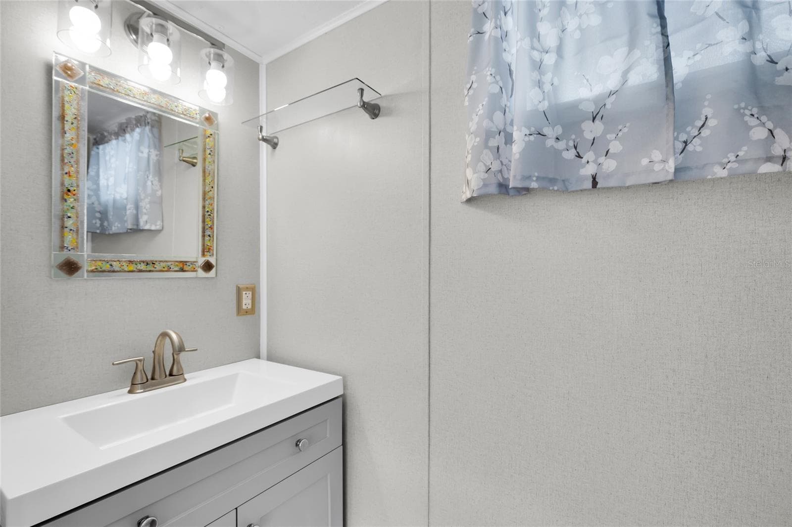 Mobile Home at 24631 PALMETTO DR, LEESBURG, photo 21 of 34