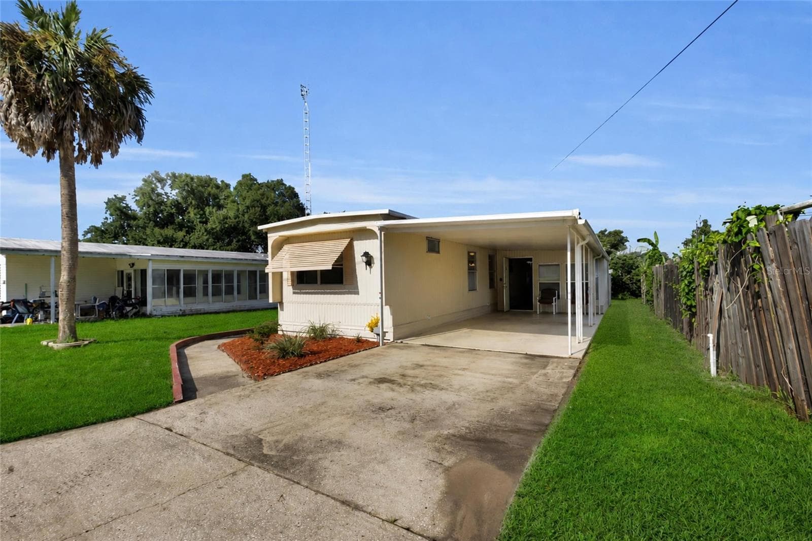 Mobile Home at 24631 PALMETTO DR, LEESBURG, photo 32 of 34