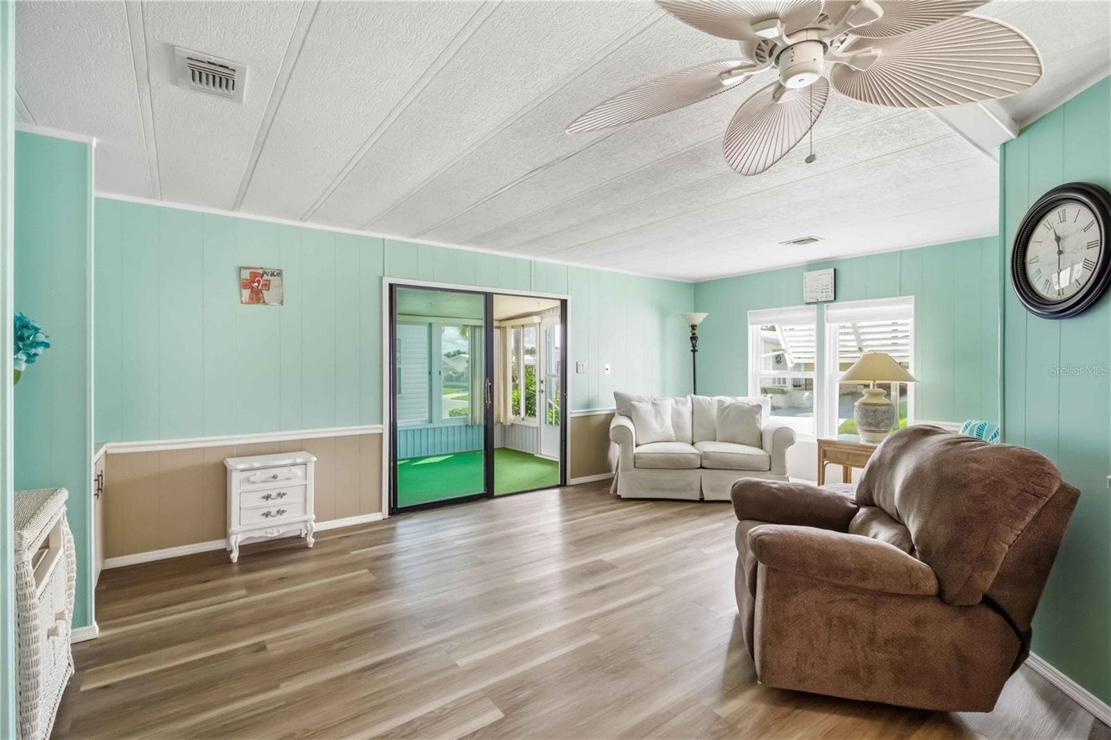 Manufactured Home at 4312 14TH ST E, ELLENTON, photo 6 of 44