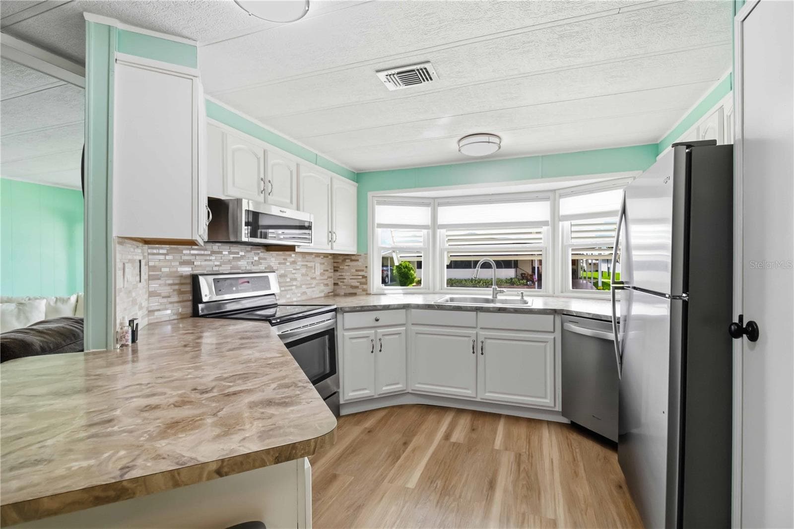 Updated Kitchen - 4312 14TH ST E, ELLENTON