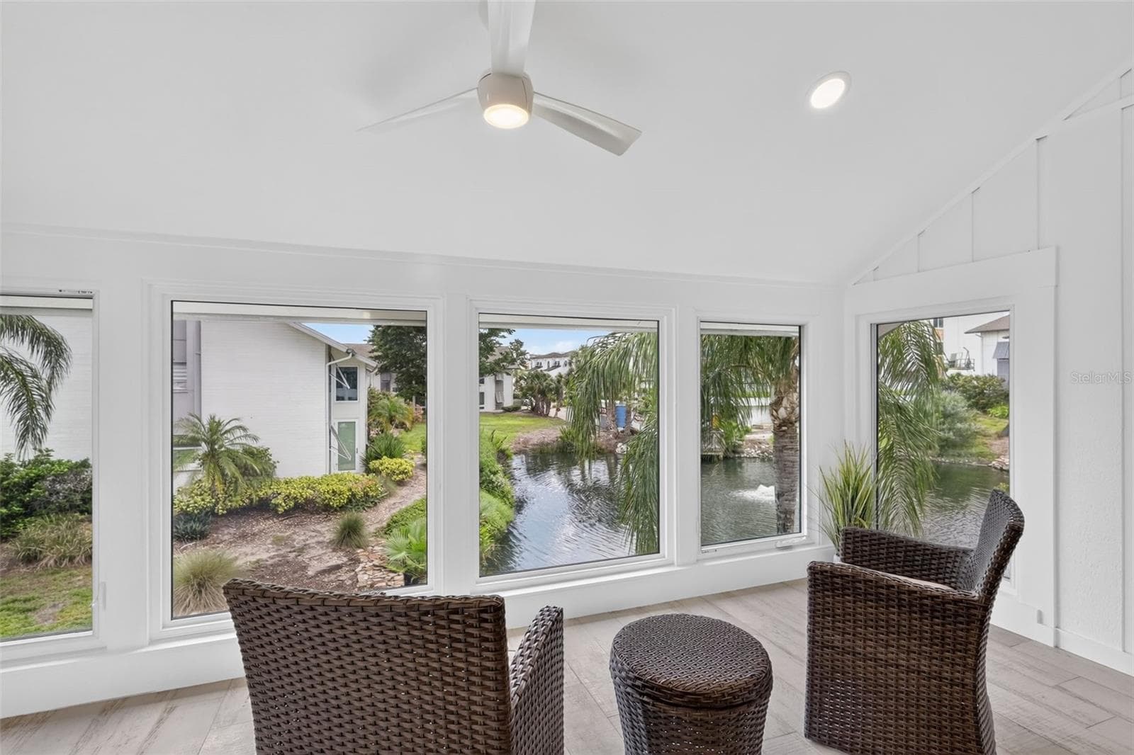 Condominium at 1130 W PEPPERTREE LN #118, SARASOTA, photo 3 of 42