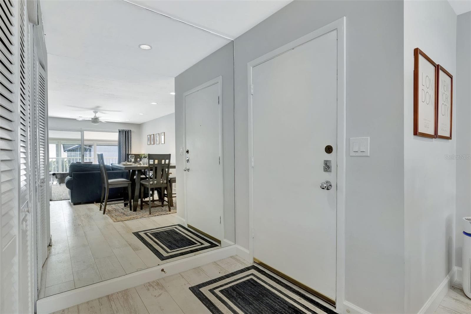 Condominium at 1130 W PEPPERTREE LN #118, SARASOTA, photo 9 of 42