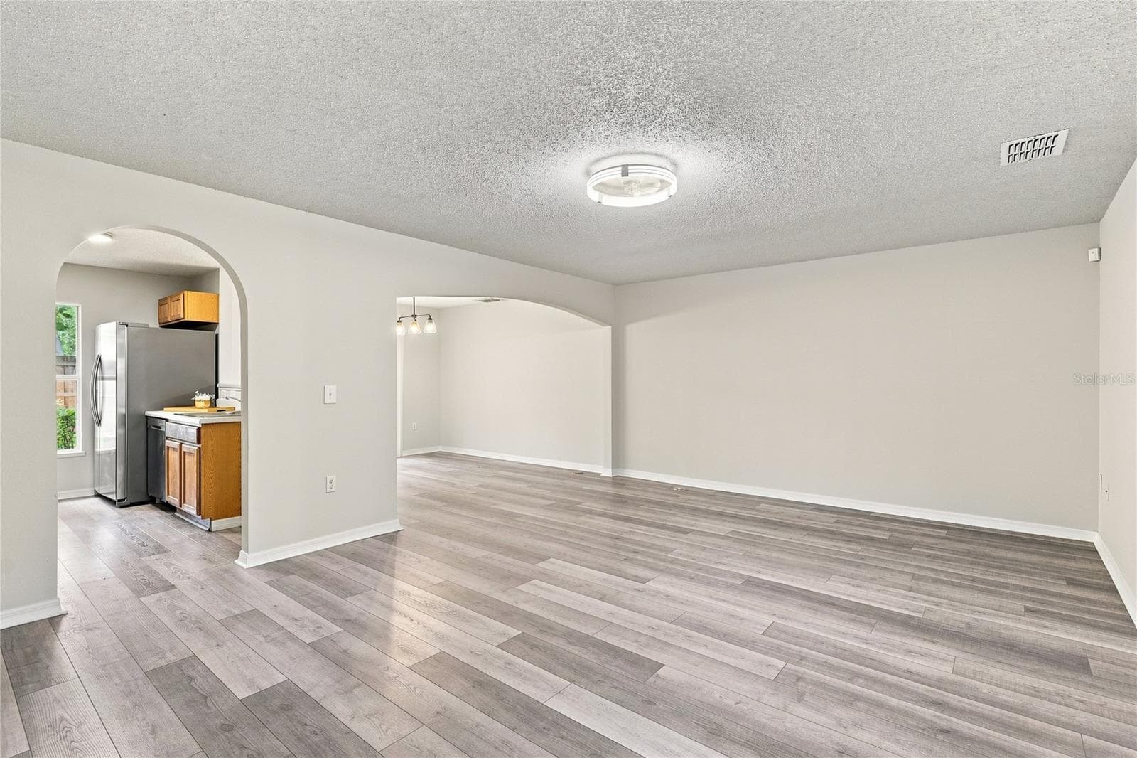 Townhouse at 9912 ASHBURN LAKE DR, TAMPA, photo 3 of 22