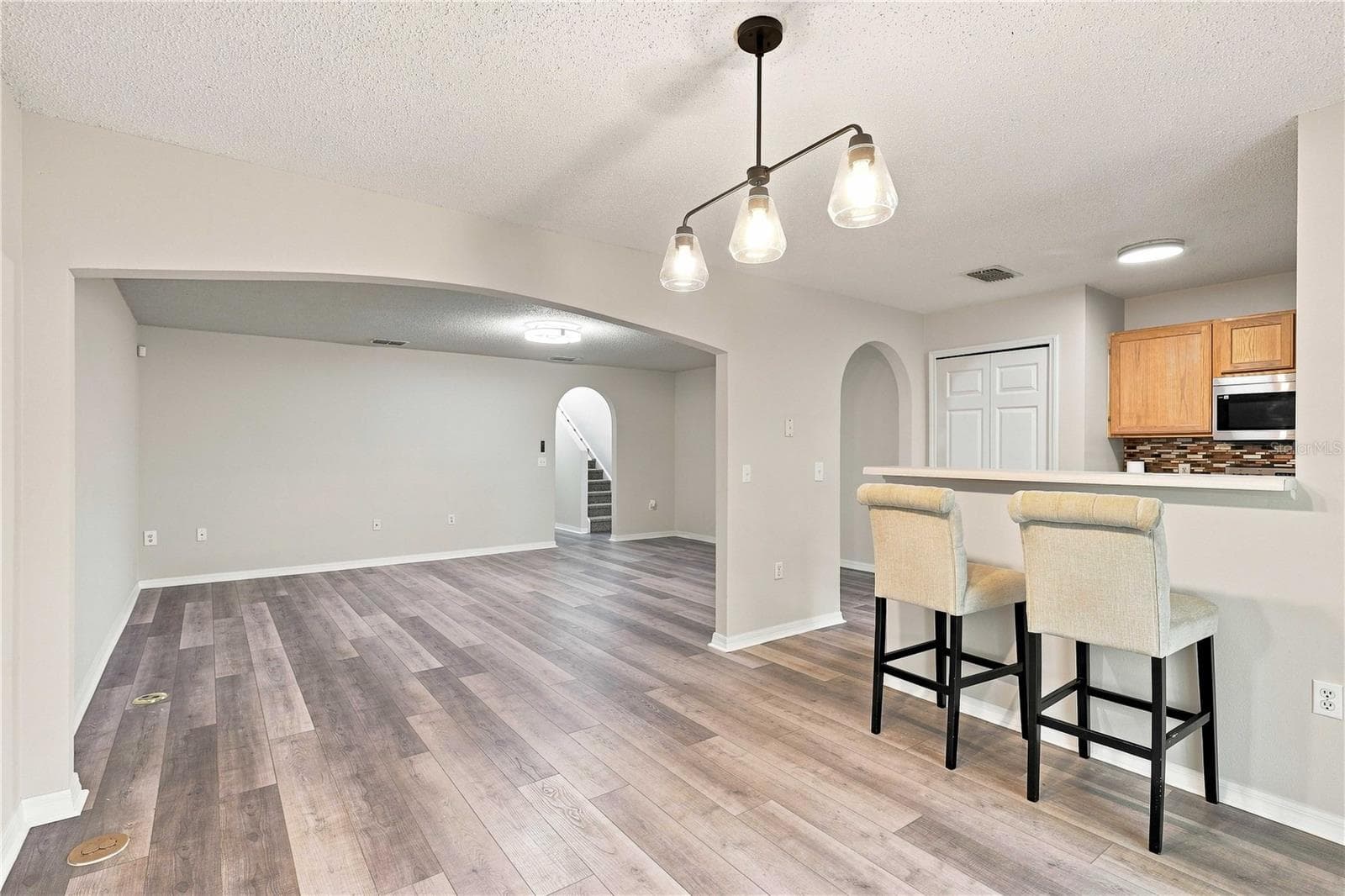 Townhouse at 9912 ASHBURN LAKE DR, TAMPA, photo 5 of 22