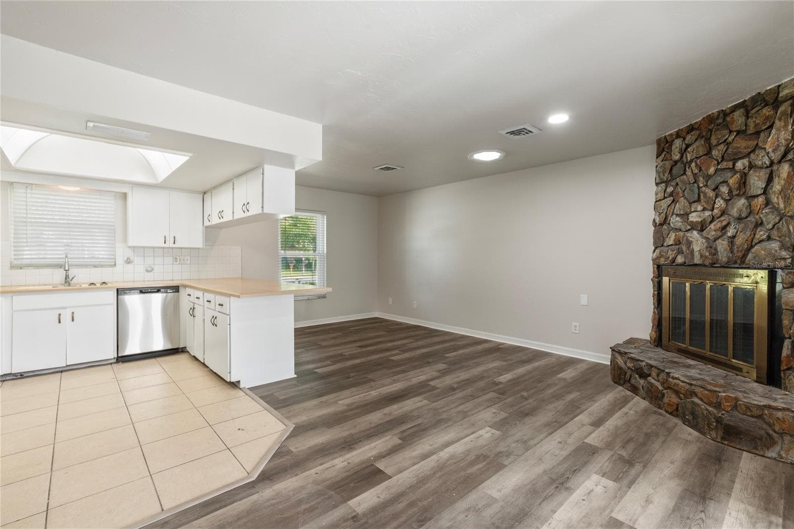 Single Family Residence at 1704 54TH STREET CT W, BRADENTON, photo 7 of 30