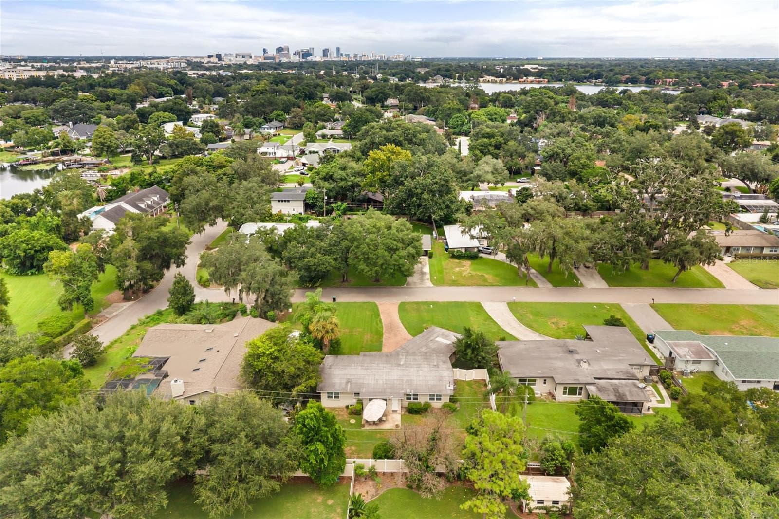 Minutes from Downtown Orlando - 610 SWEETBRIAR RD, ORLANDO