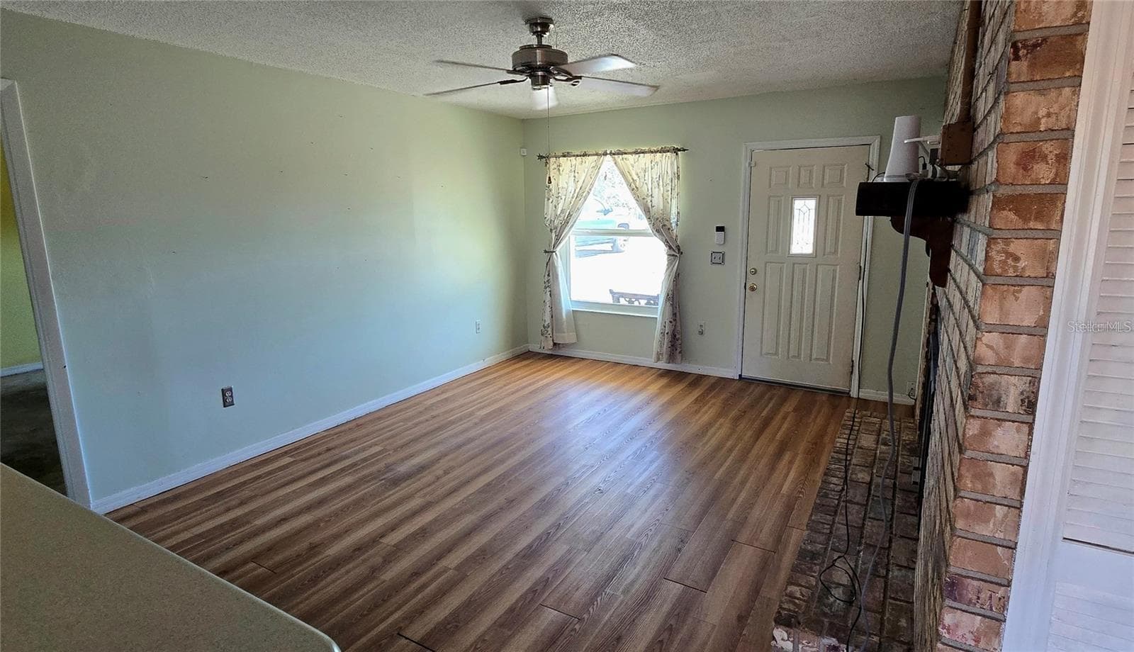 Single Family Residence at 11346 CIRCLE WAY, LEESBURG, photo 3 of 24