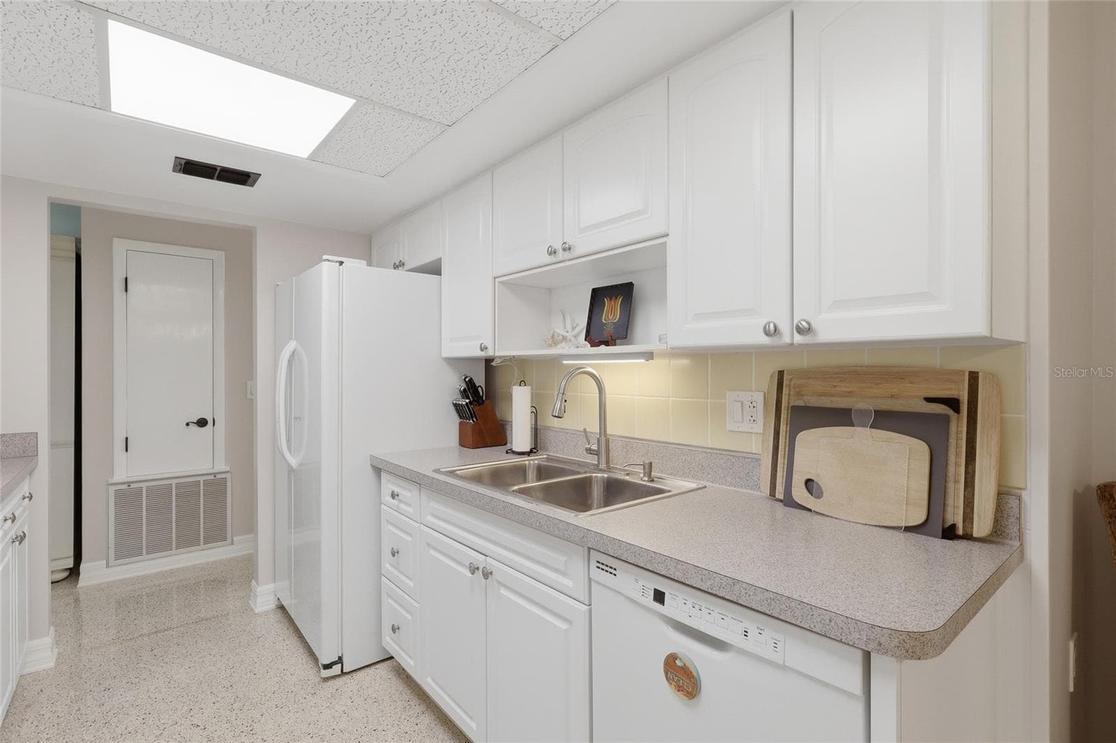 Single Family Residence at 8403 S FLINTROCK CT, TAMPA, photo 13 of 43