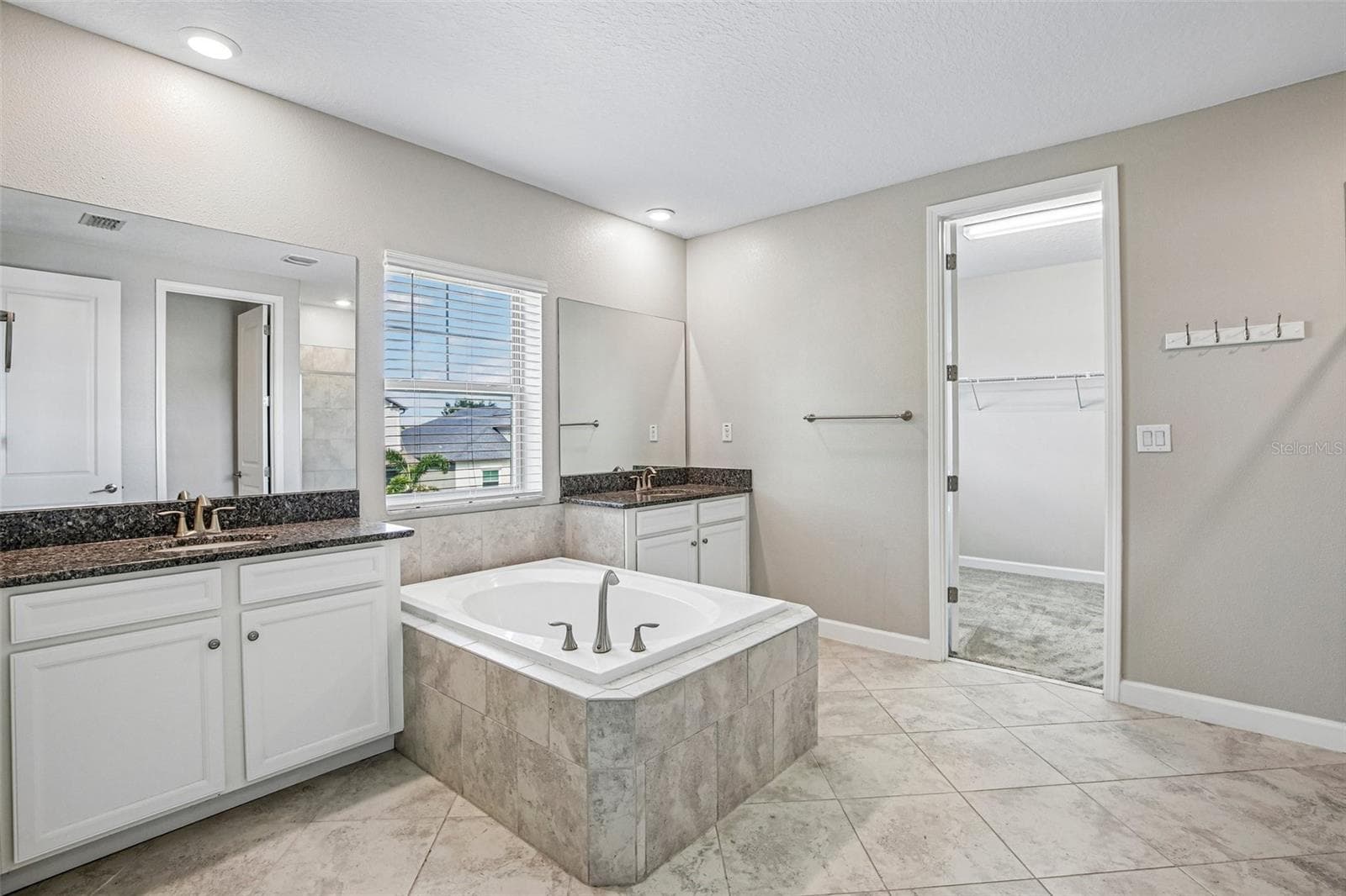 PRIMARY EN SUITE - 11516 SUNBURST MARBLE RD, RIVERVIEW