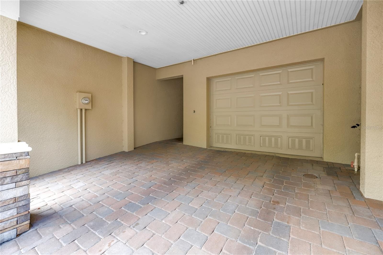 Townhouse at 9715 BAY GROVE LN, TAMPA, photo 45 of 57