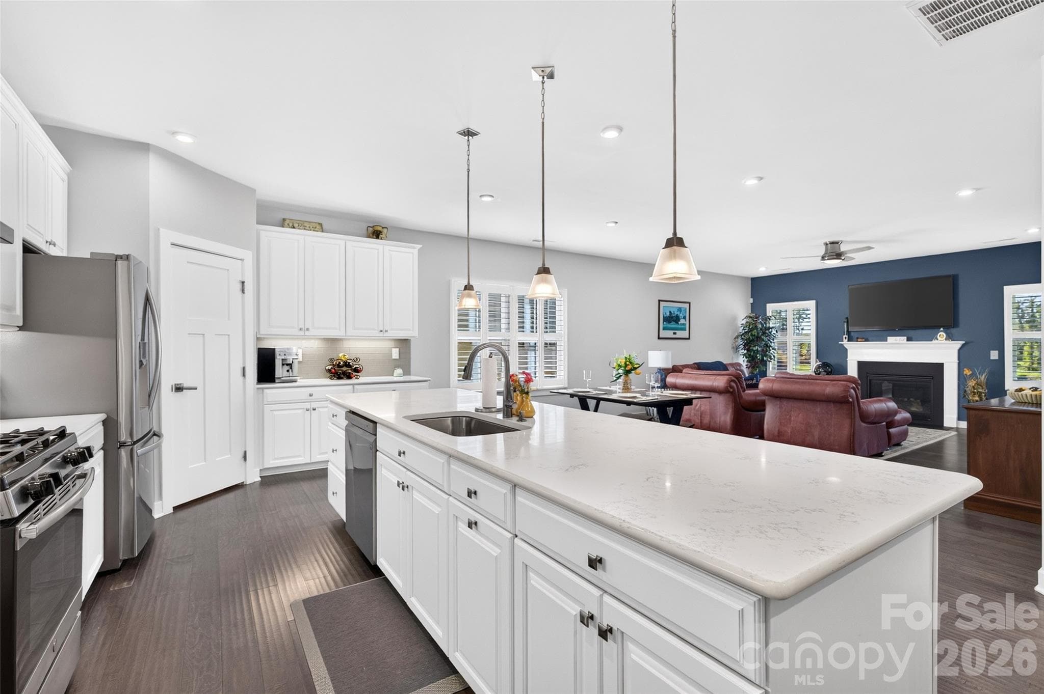 Single Family Residence at 5219 Larewood Drive, Charlotte, photo 8 of 43