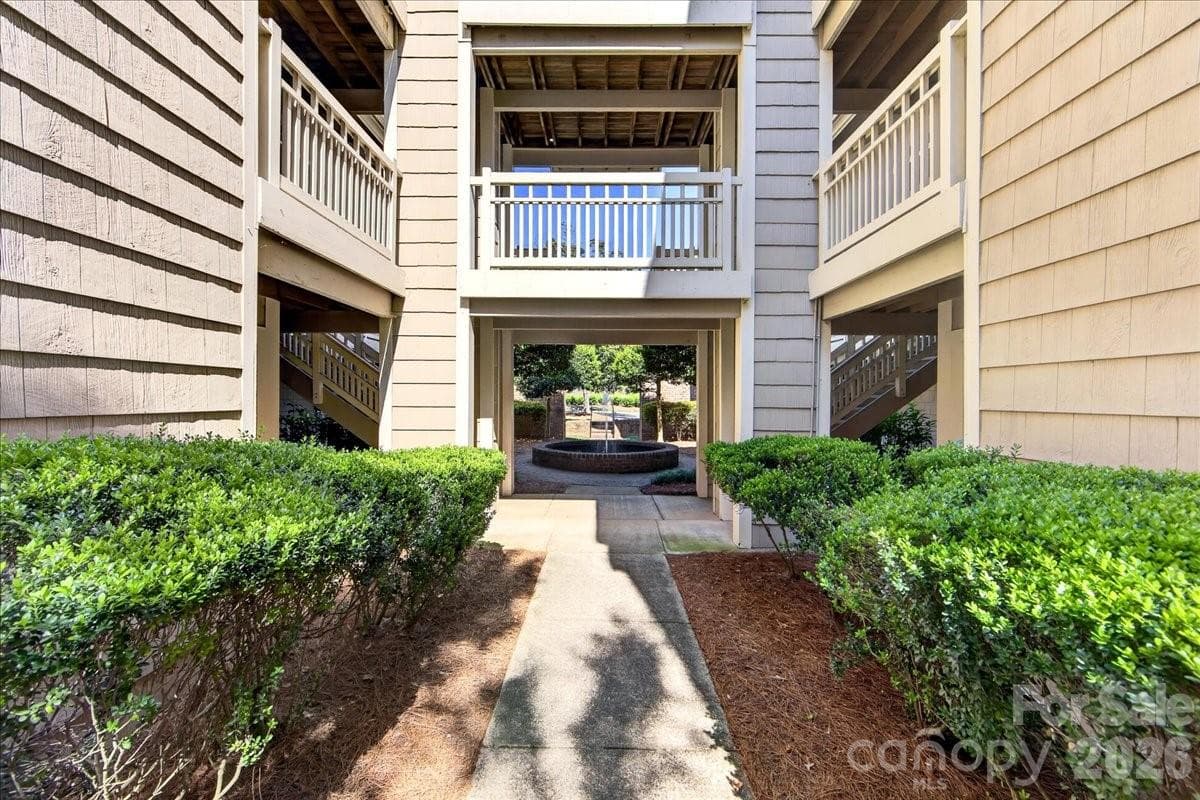 Condominium at 5011 Sharon Road, Charlotte, photo 6 of 39
