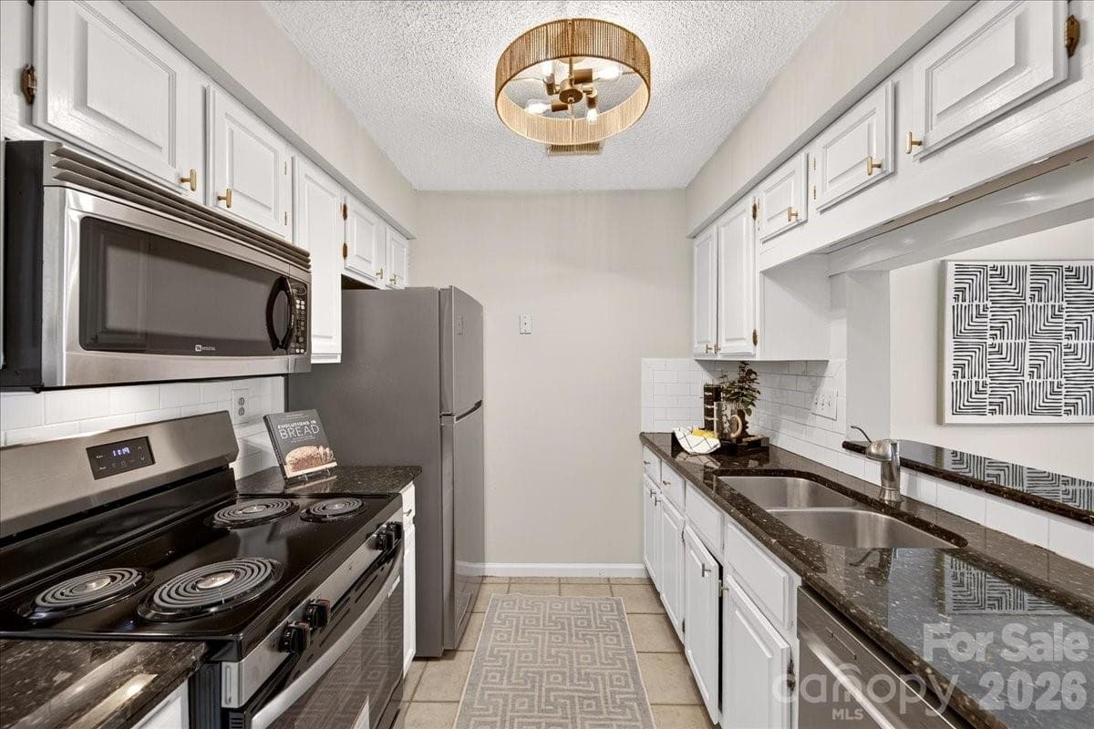 Condominium at 5011 Sharon Road, Charlotte, photo 22 of 39