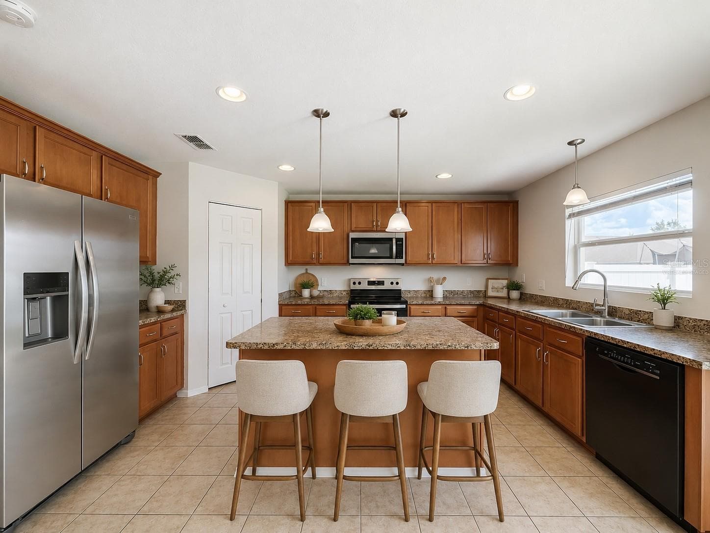 Virtually staged - 12944 BOGGY POINTE DR, ORLANDO