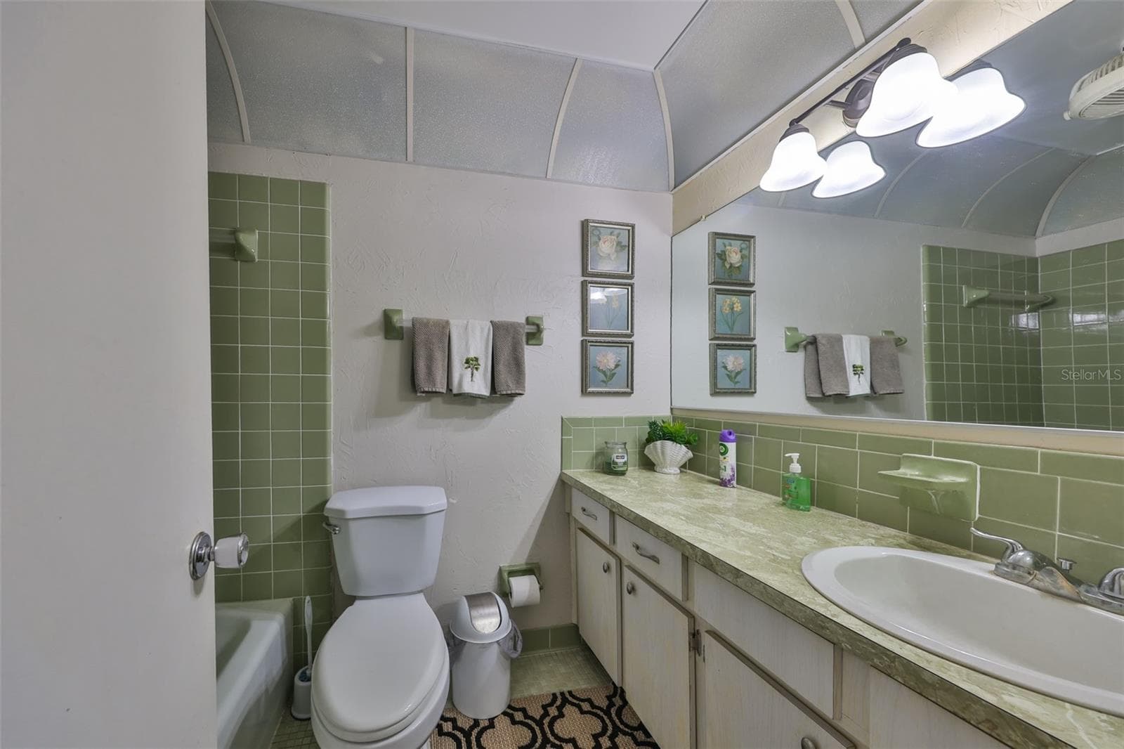 Single Family Residence at 672 ALLEGHENY DR, SUN CITY CENTER, photo 6 of 47