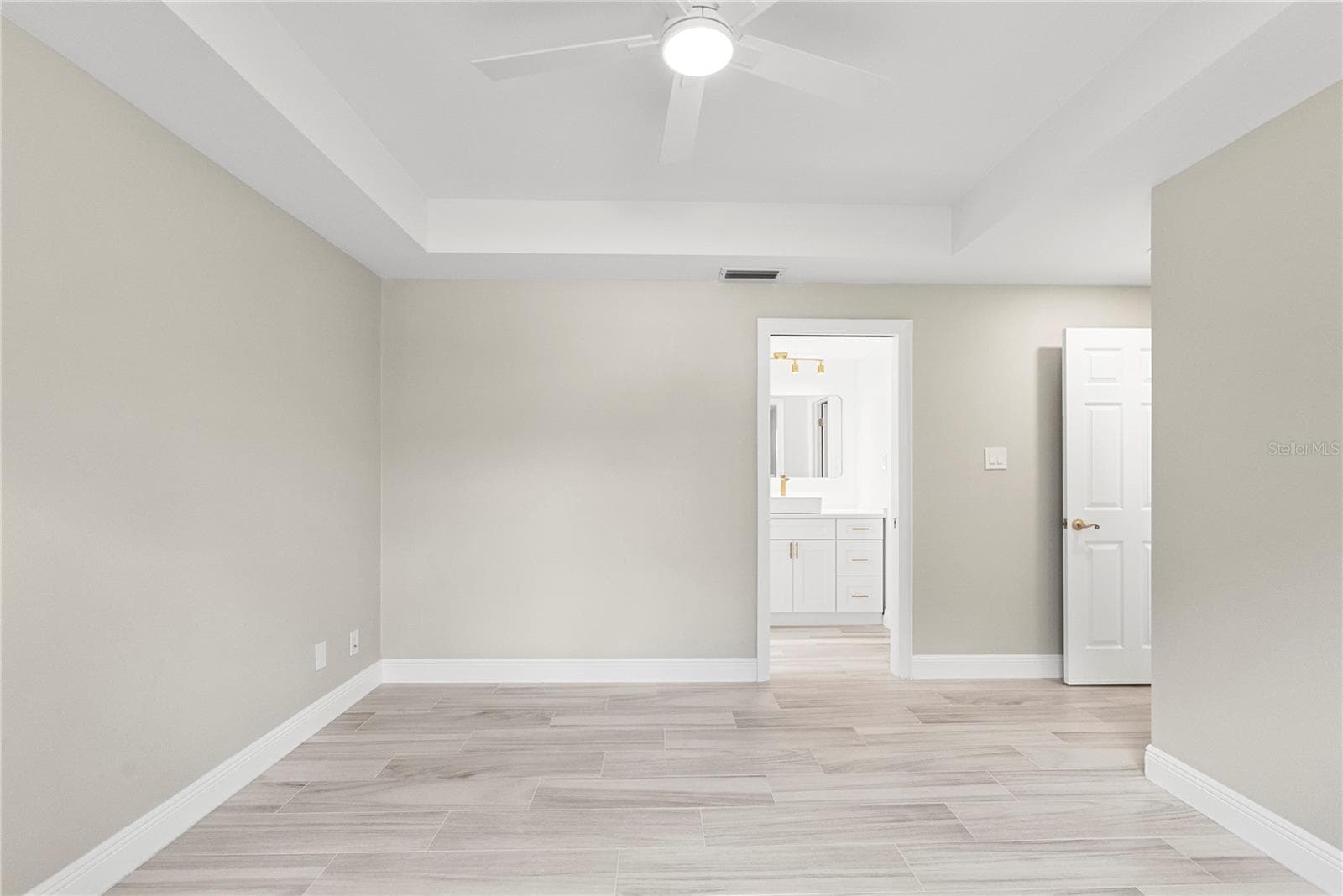 Single Family Residence at 17919 CLEAR LAKE DR, LUTZ, photo 11 of 62