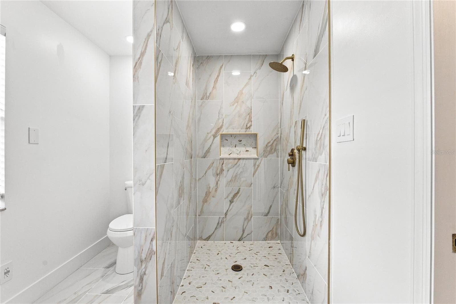 Single Family Residence at 17919 CLEAR LAKE DR, LUTZ, photo 34 of 62