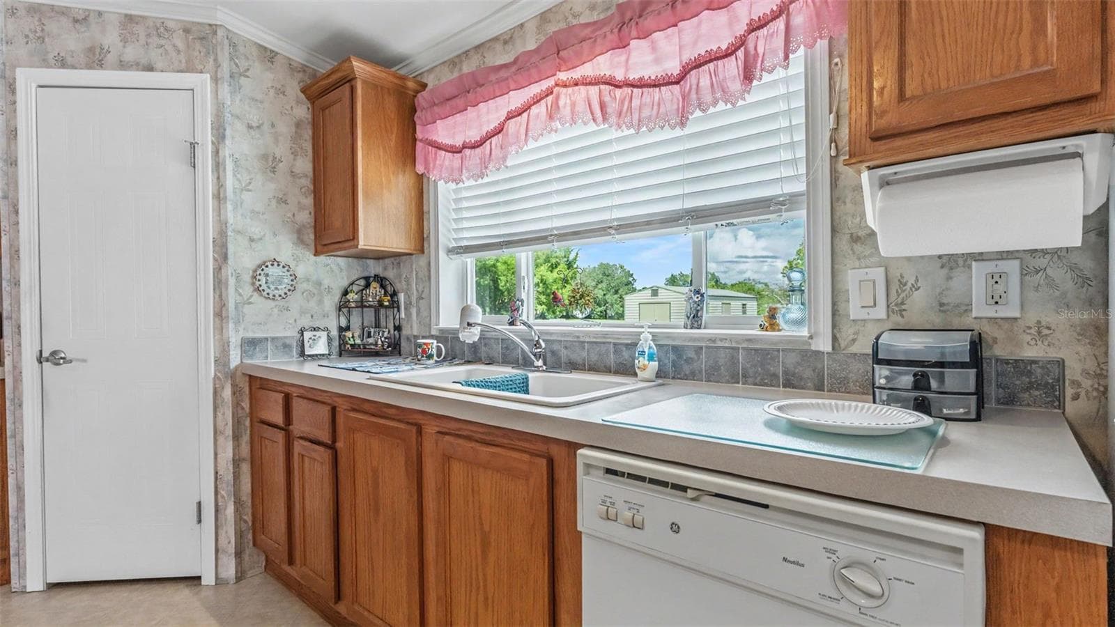 Manufactured Home at 11457 N LINDA MARIE TER, DUNNELLON, photo 16 of 56