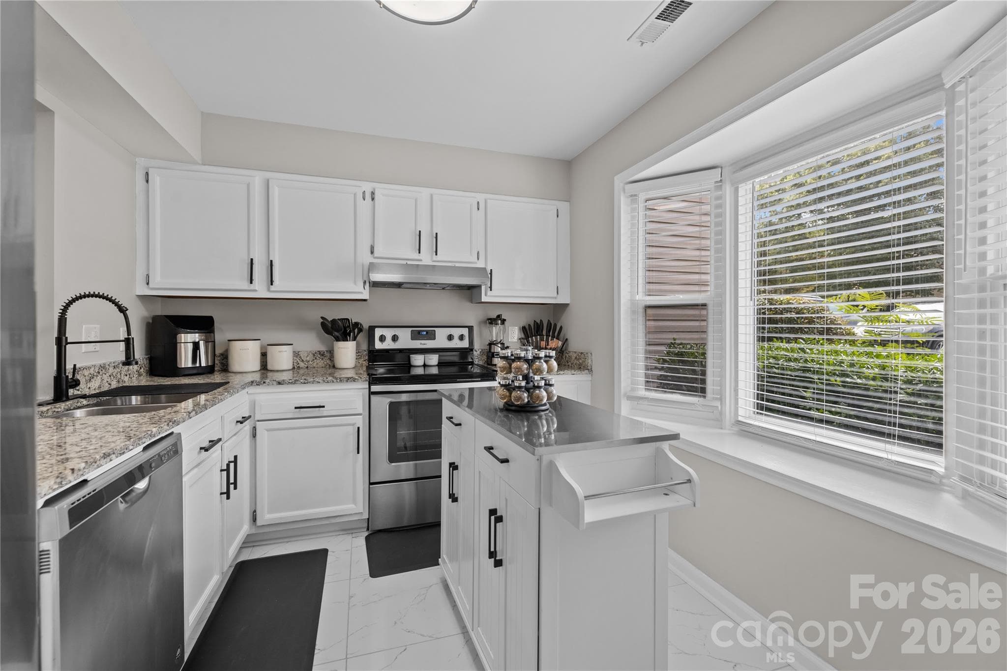 Townhouse at 8407 Rust Wood Place, Charlotte, photo 3 of 22