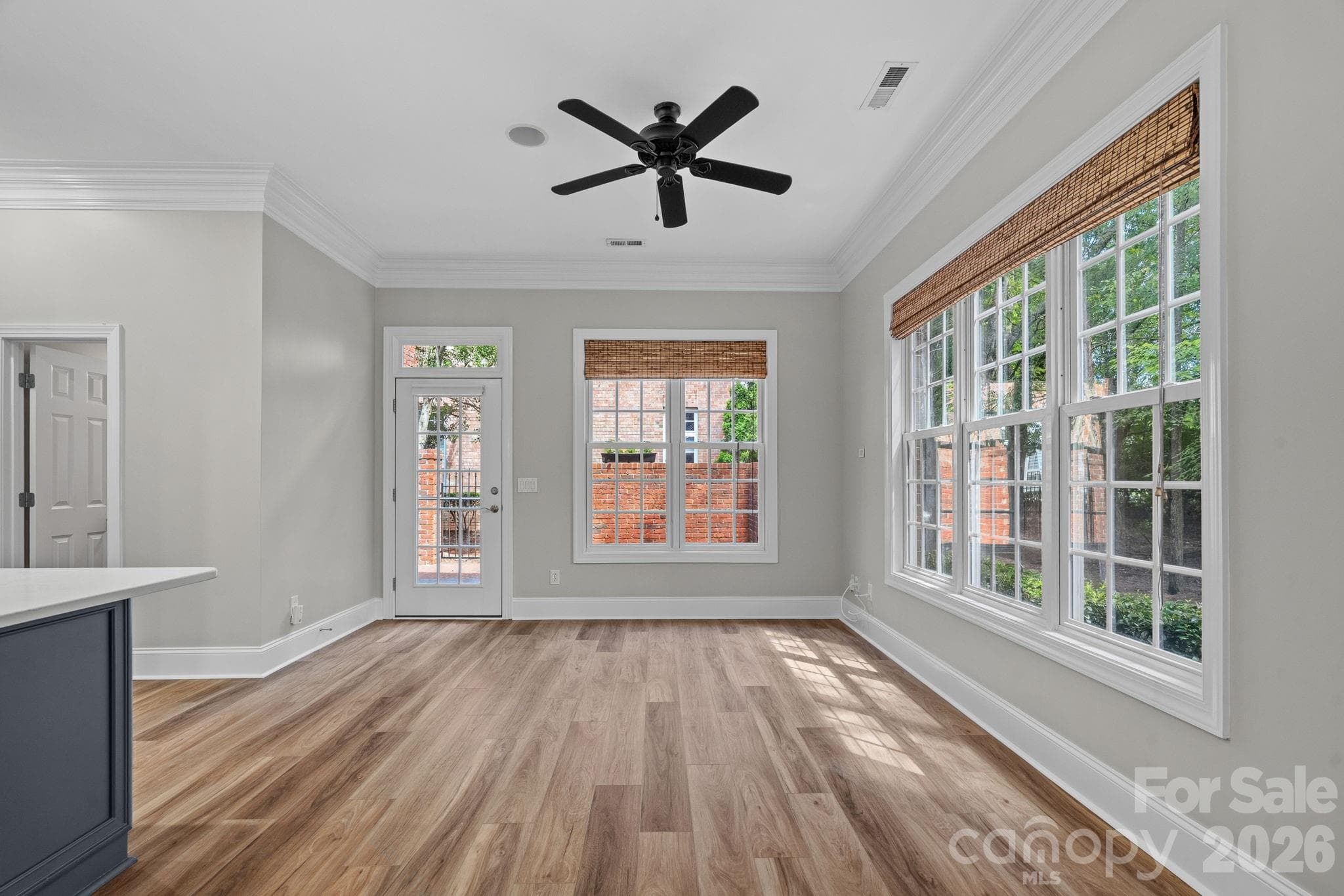 Townhouse at 6415 Wakehurst Road, Charlotte, photo 12 of 48