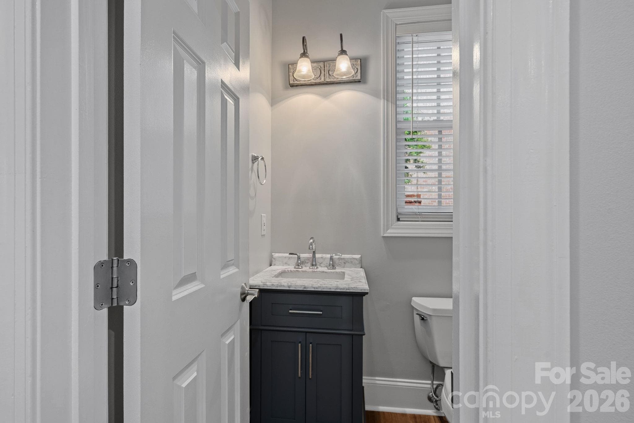 Powder Room - 6415 Wakehurst Road, Charlotte