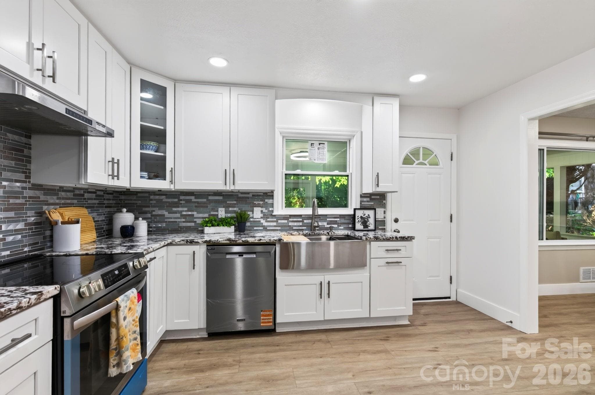 Single Family Residence at 65 Beechwood Road, Asheville, photo 10 of 32