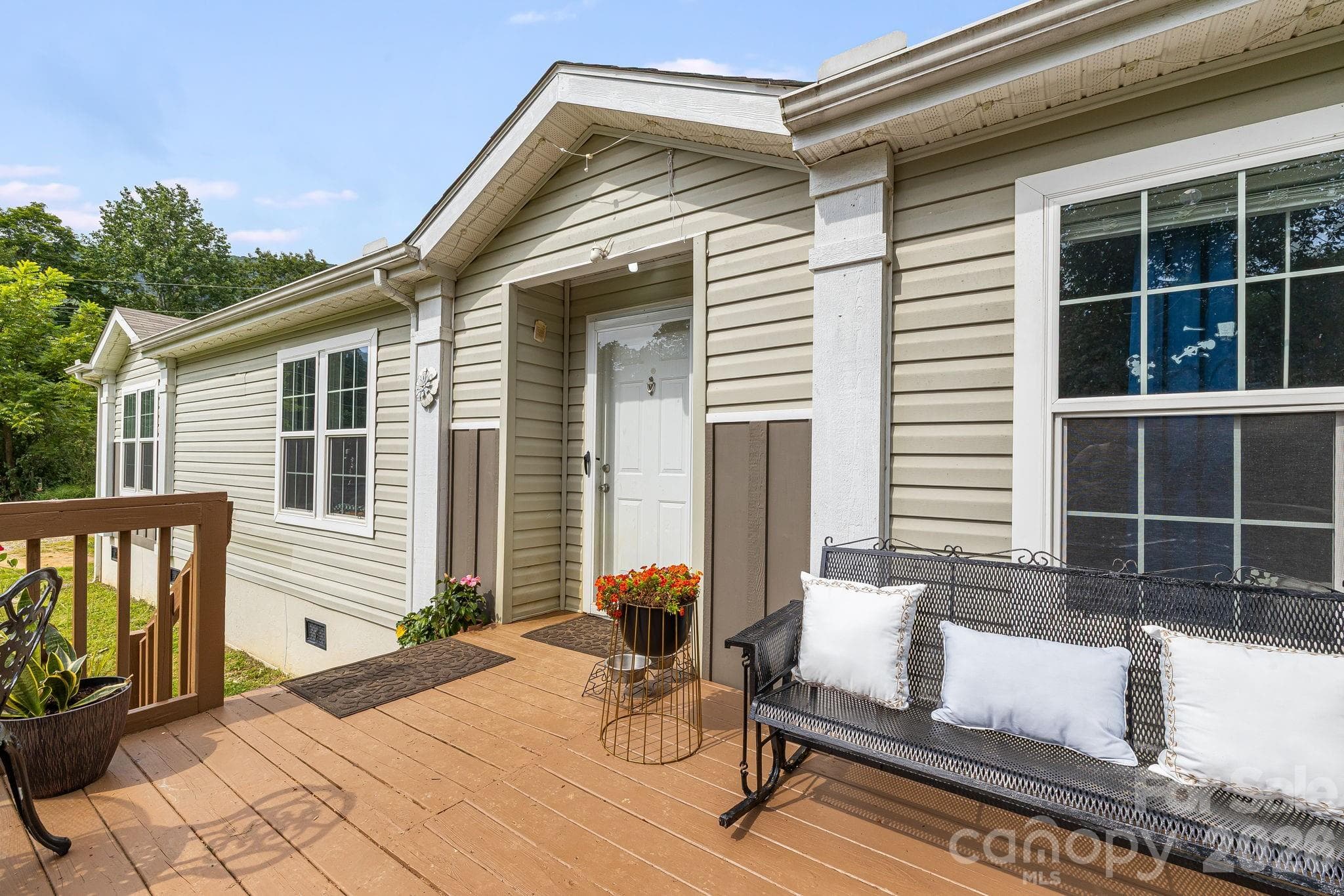 Single Family Residence at 36 Woodrat Drive, Burnsville, photo 6 of 36