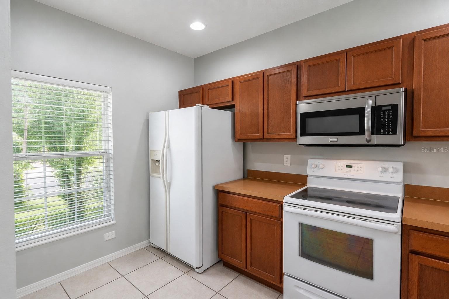 Townhouse at 8543 TRAIL WIND DR, TAMPA, photo 7 of 23