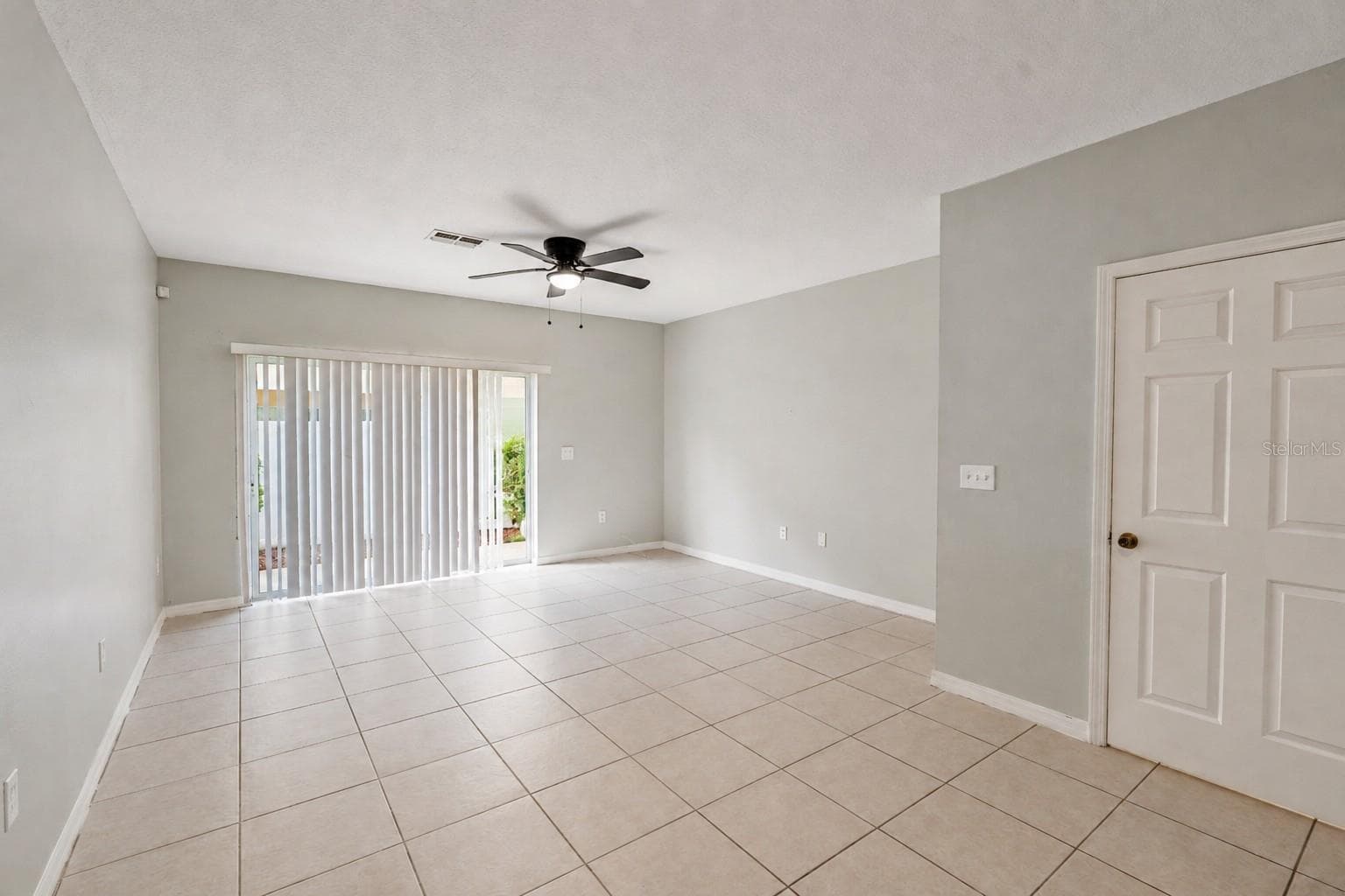 Townhouse at 8543 TRAIL WIND DR, TAMPA, photo 10 of 23