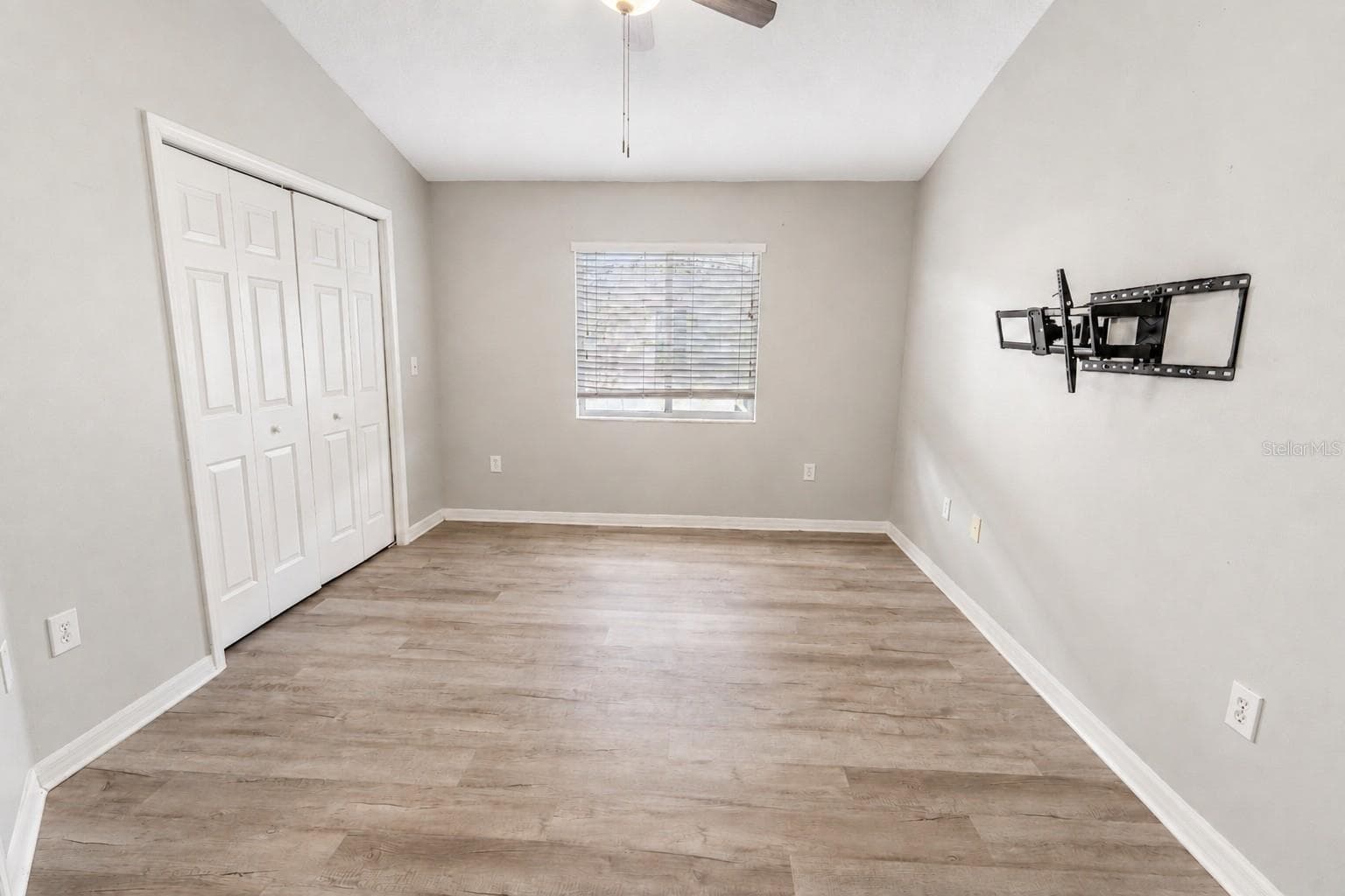 Townhouse at 8543 TRAIL WIND DR, TAMPA, photo 13 of 23