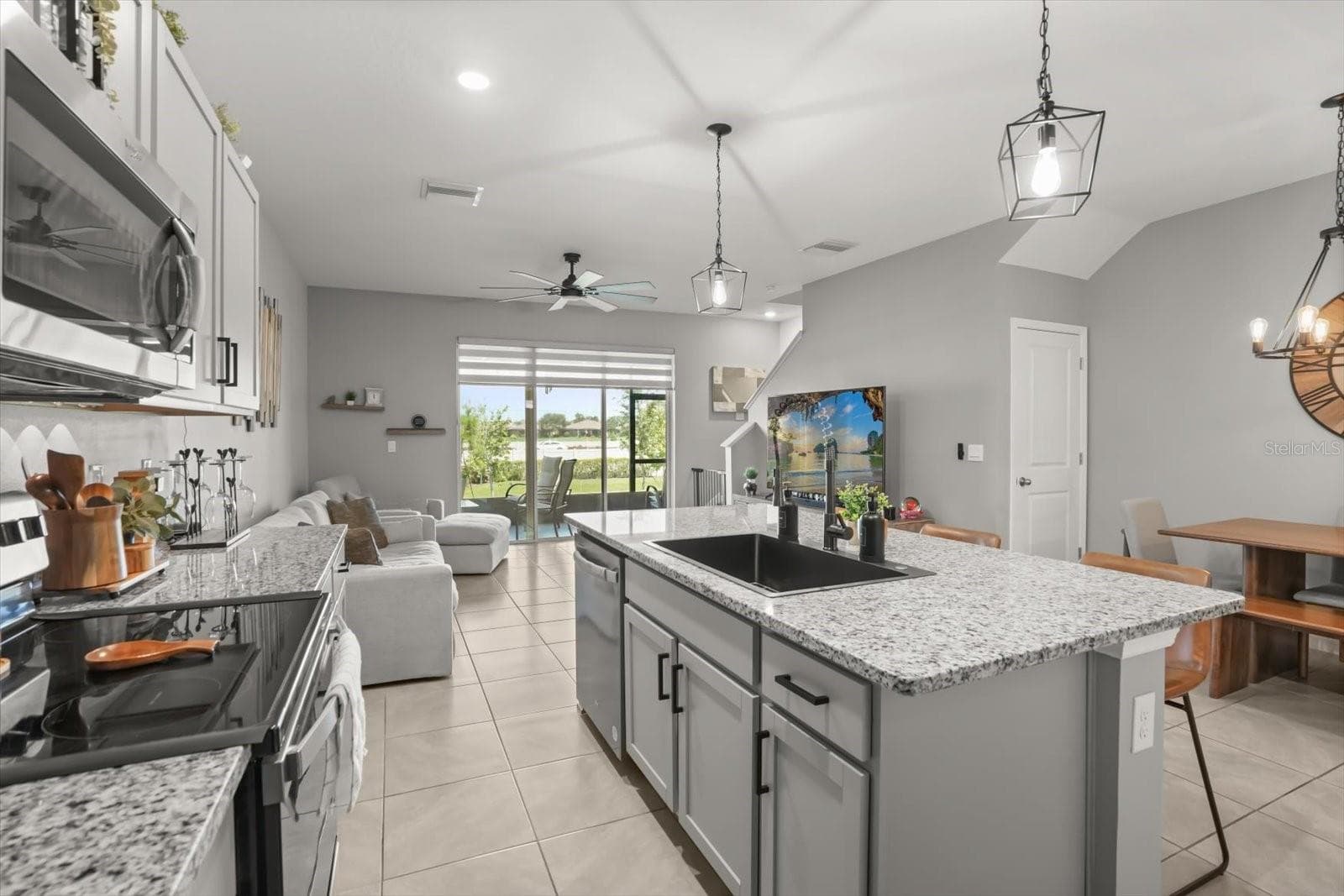 Townhouse at 170 MANGROVE SHADE CIR, APOLLO BEACH, photo 9 of 34