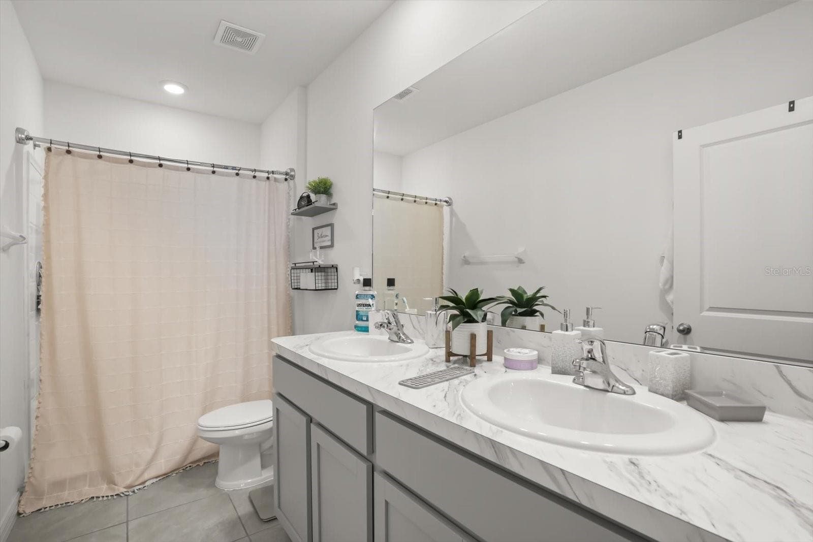 Townhouse at 170 MANGROVE SHADE CIR, APOLLO BEACH, photo 17 of 34