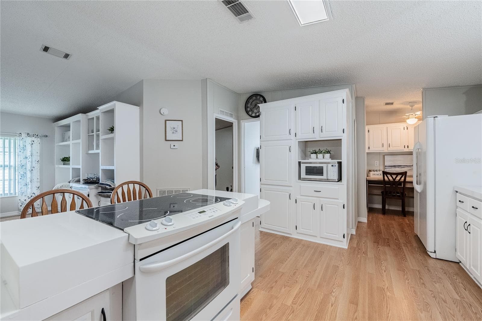 Manufactured Home at 5335 POWHATTAN ST, ZEPHYRHILLS, photo 11 of 51