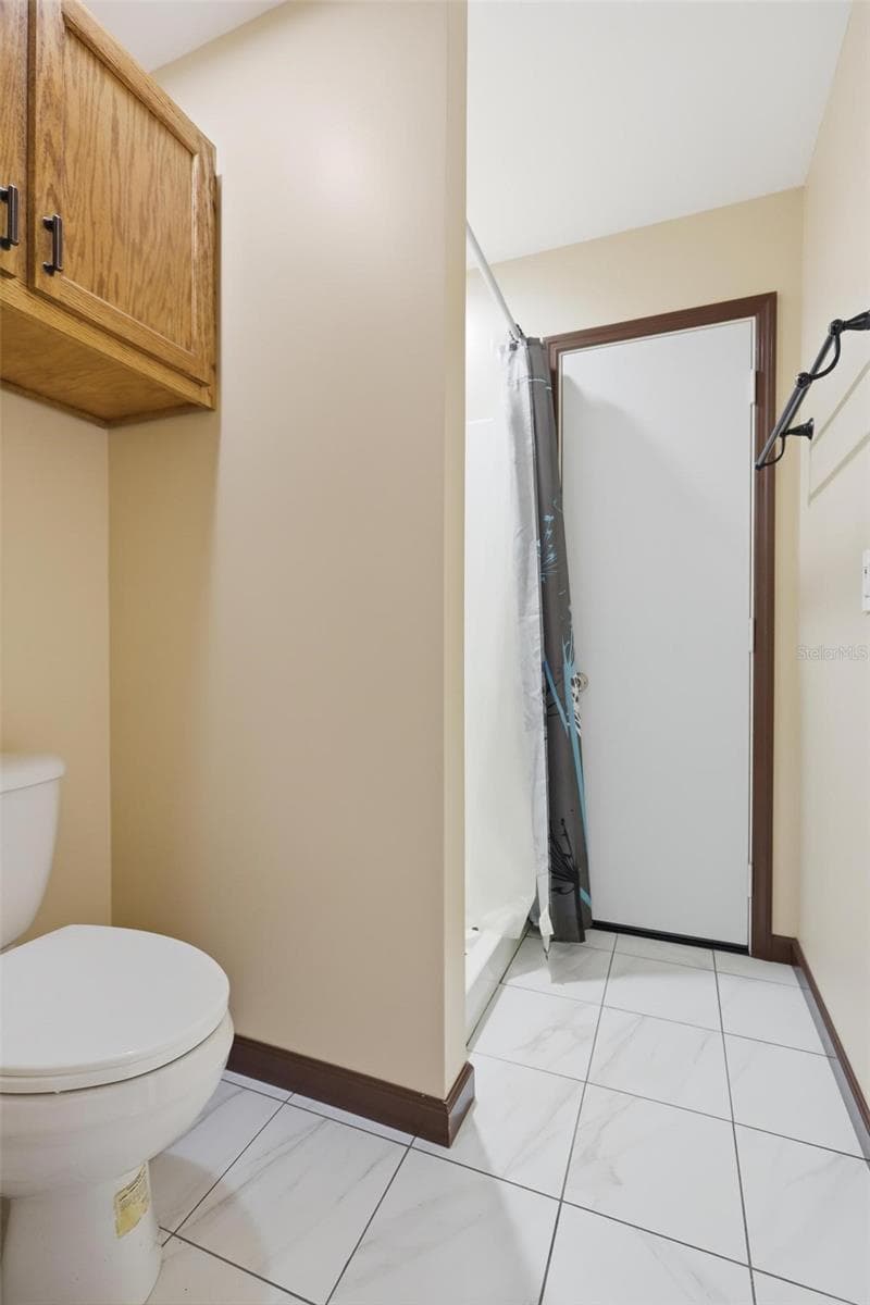 Primary Bath with soaking tub and seprate shower - 731 EDGEWILD CT, ORANGE CITY