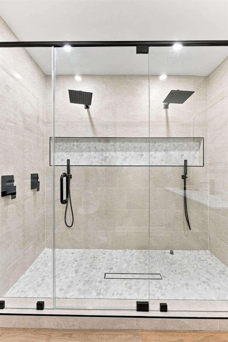 Walk-In Shower with Dual Showerheads - 300 N BAY HILLS BLVD, SAFETY HARBOR