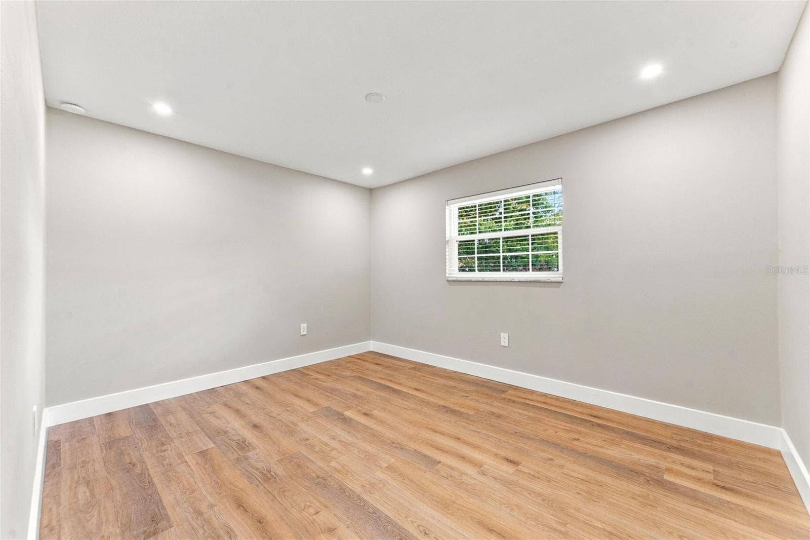 Bedroom #2 with Natural Light - 300 N BAY HILLS BLVD, SAFETY HARBOR