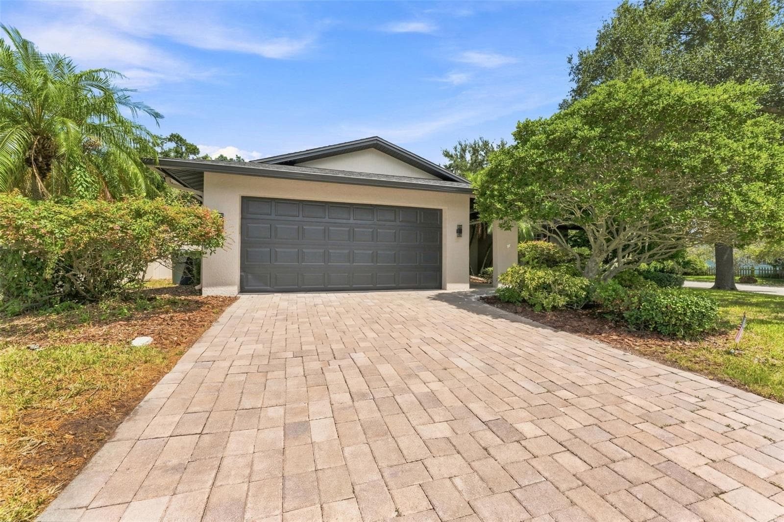Paver Driveway & Two-Car Garage - 300 N BAY HILLS BLVD, SAFETY HARBOR